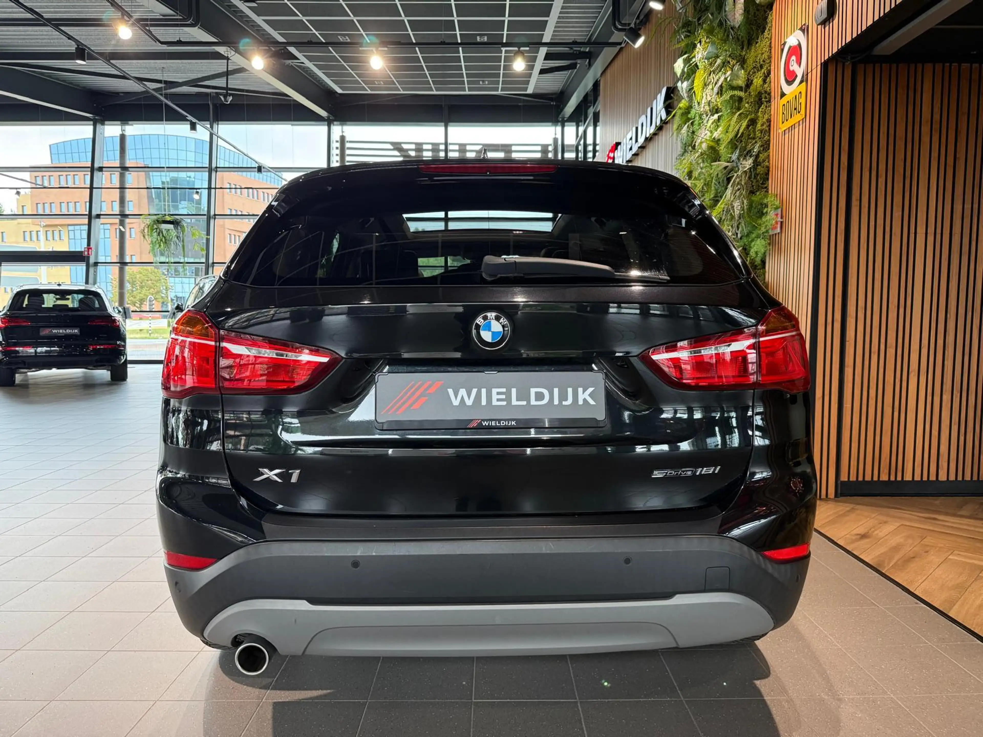 BMW X1 sDrive18i High Executive Head up pano schuif — photo 10