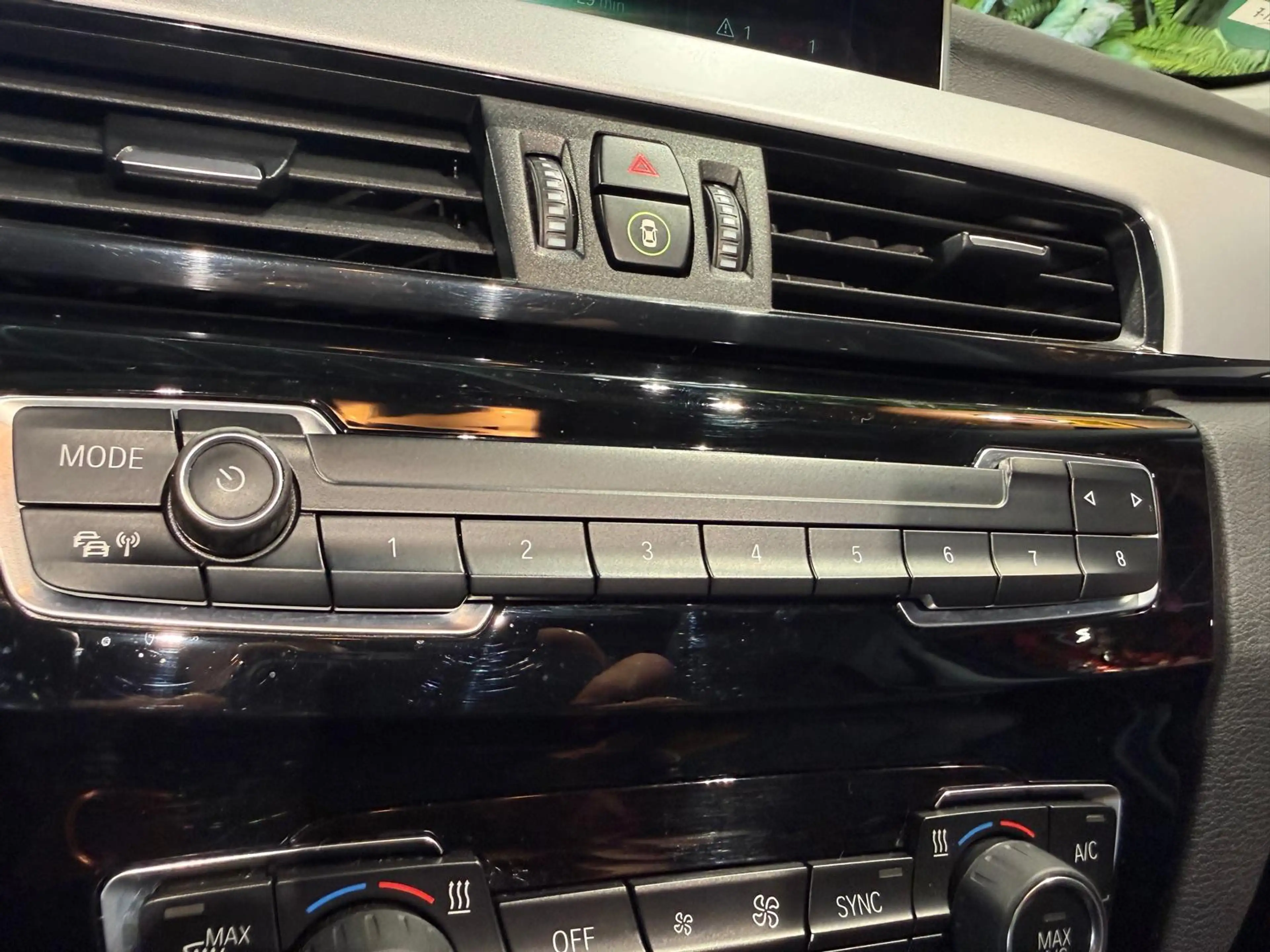 BMW X1 sDrive18i High Executive Head up pano schuif — photo 21