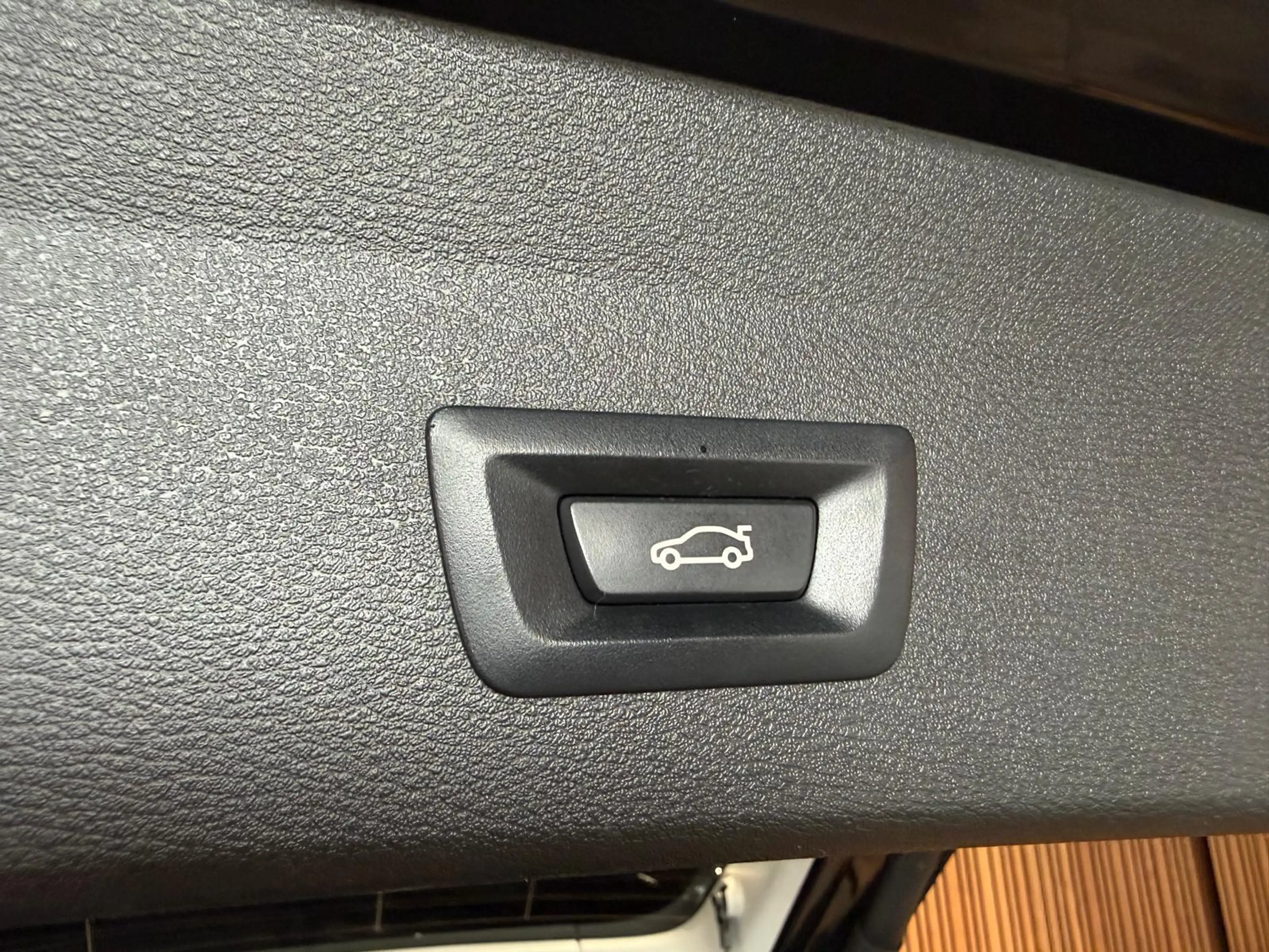BMW X1 sDrive18i High Executive Head up pano schuif — photo 33
