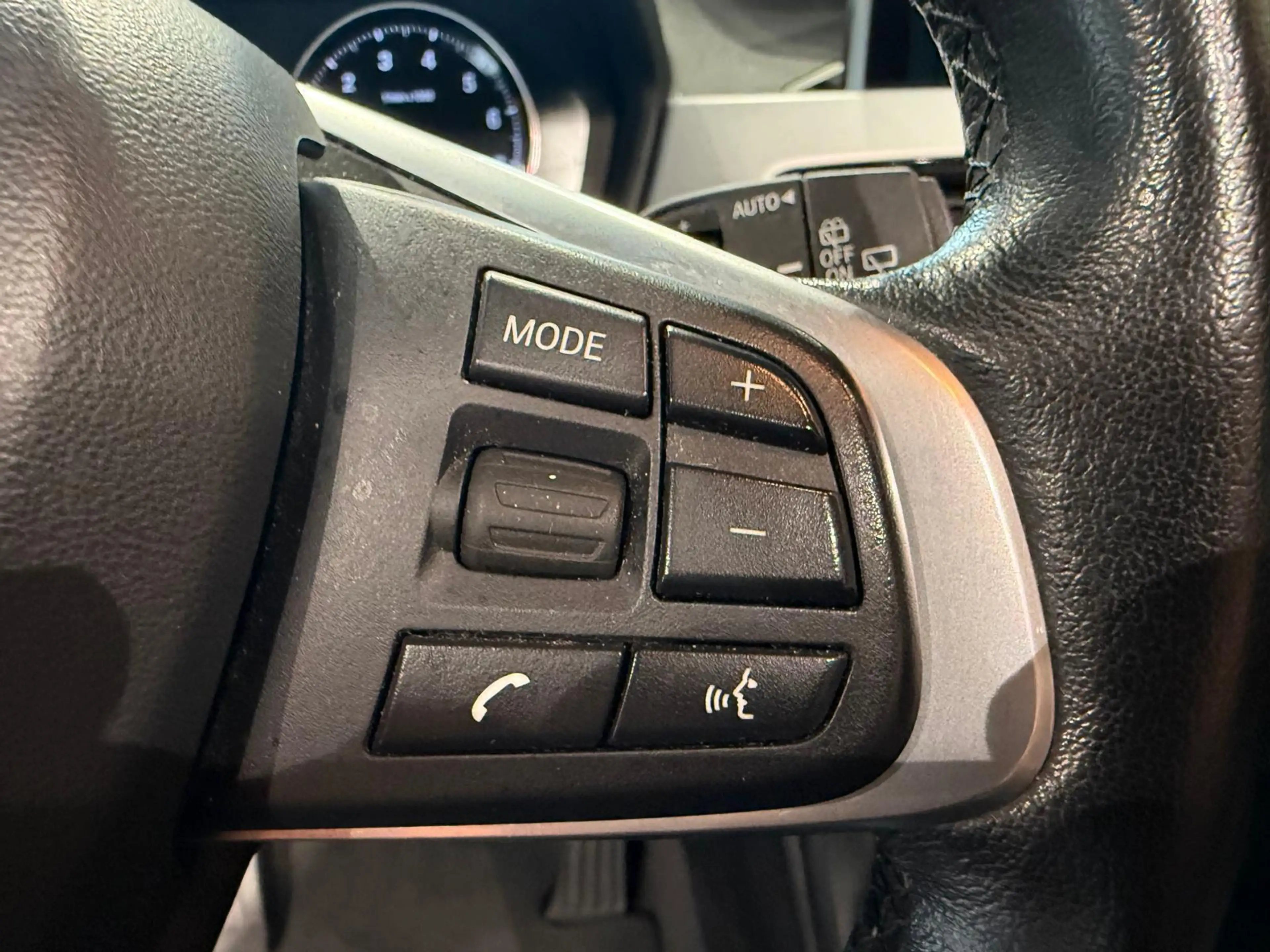BMW X1 sDrive18i High Executive Head up pano schuif — photo 15