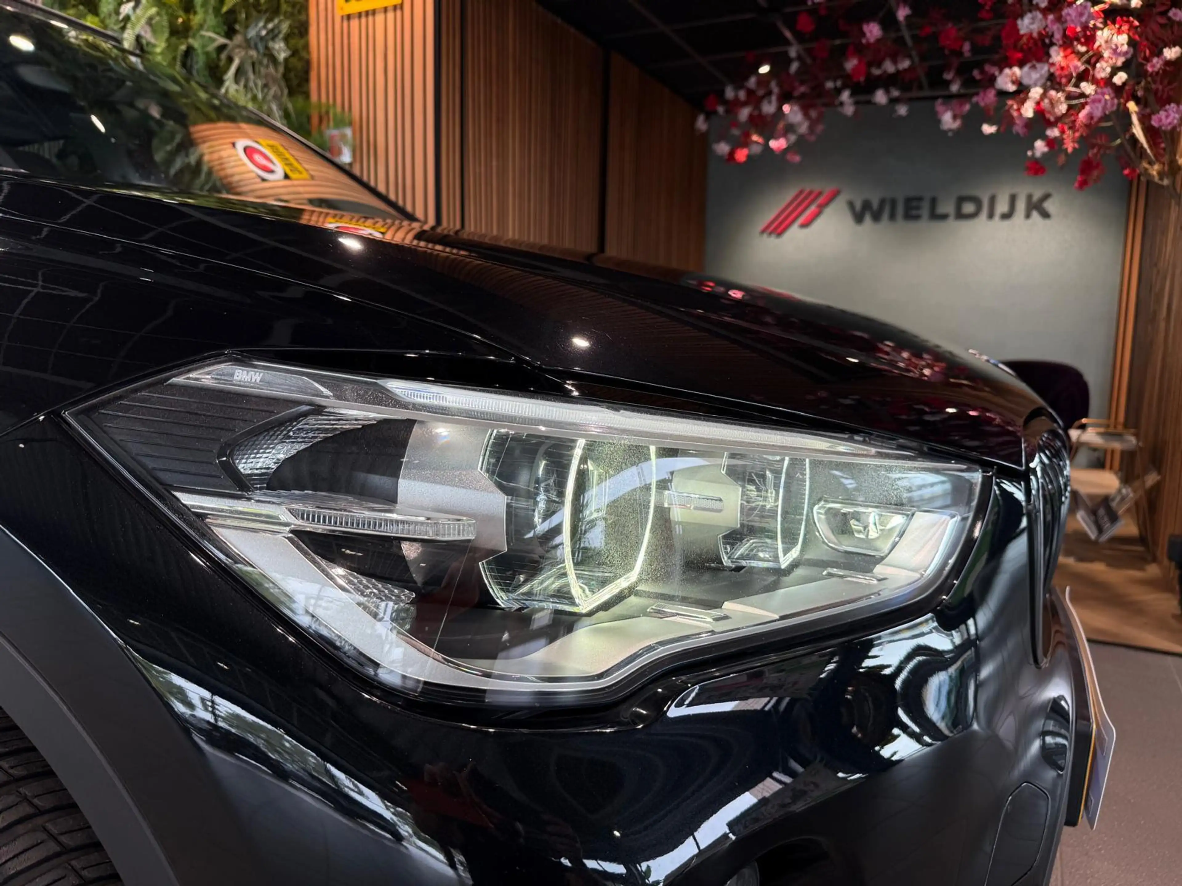 BMW X1 sDrive18i High Executive Head up pano schuif — photo 9