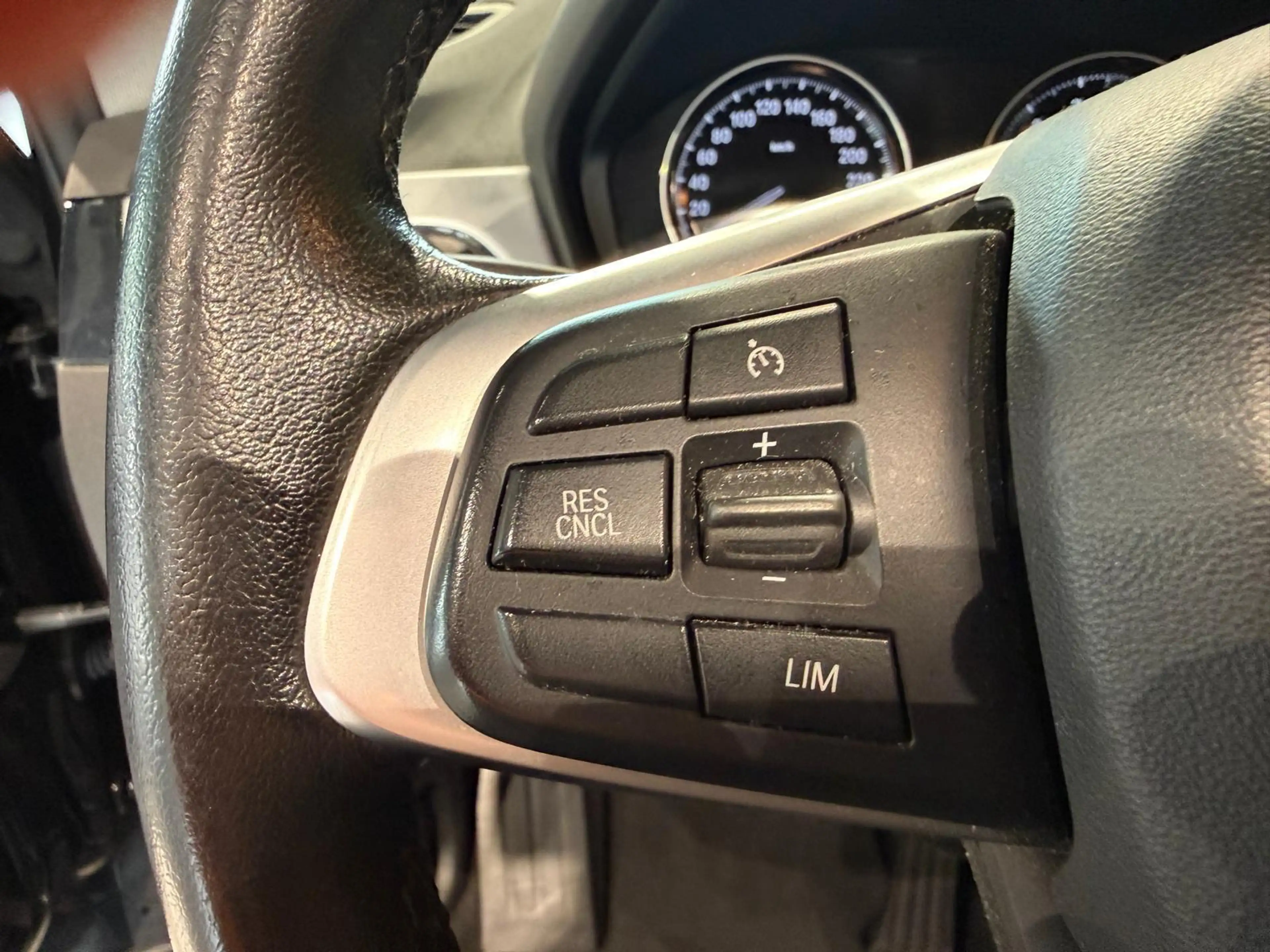 BMW X1 sDrive18i High Executive Head up pano schuif — photo 14