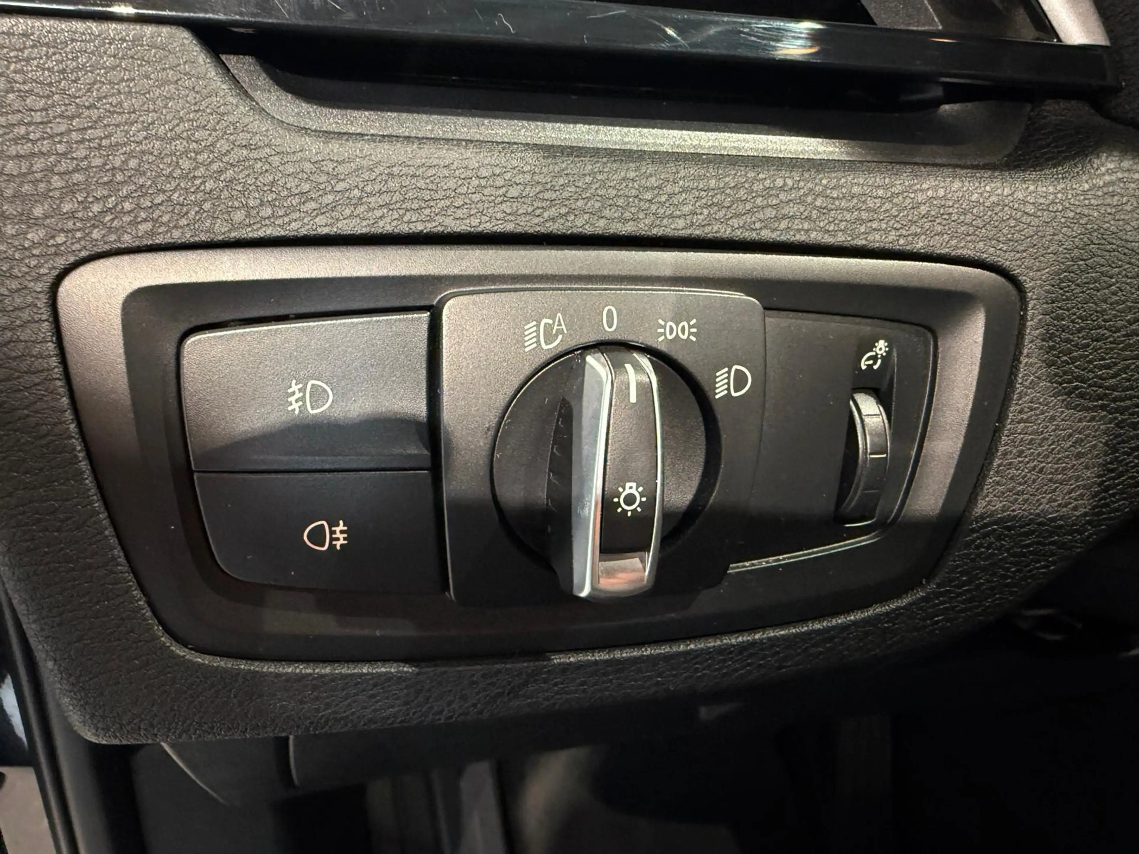 BMW X1 sDrive18i High Executive Head up pano schuif — photo 13