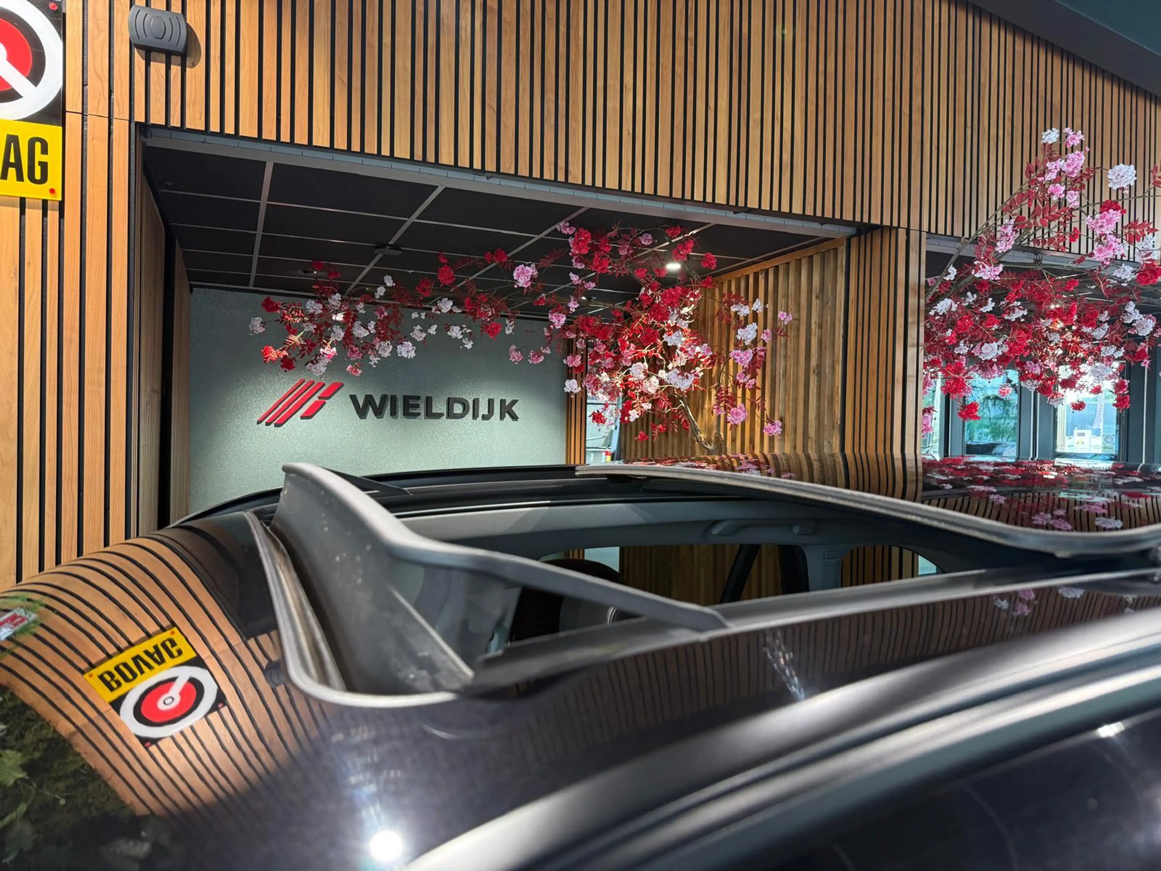 BMW X1 sDrive18i High Executive Head up pano schuif — photo 31