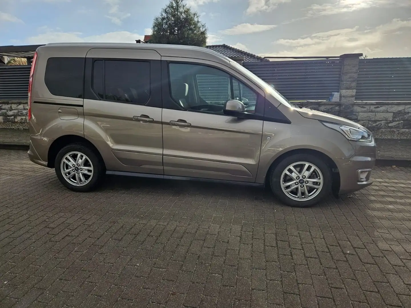Ford Tourneo Connect Grand Tourneo Connect 1.5 EcoBlue Start/StopTitani Beige - 1