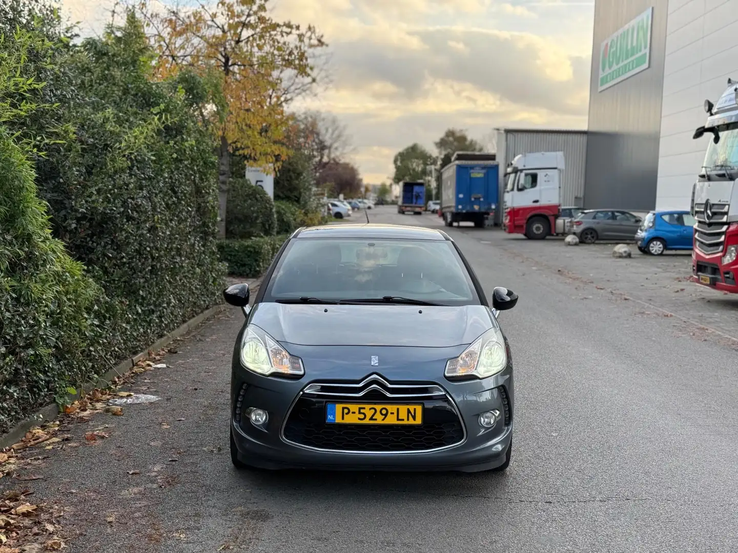 Citroen DS3 1.6 THP Sport 156PK XENON/CLIMA/CRUISE! Grijs - 2