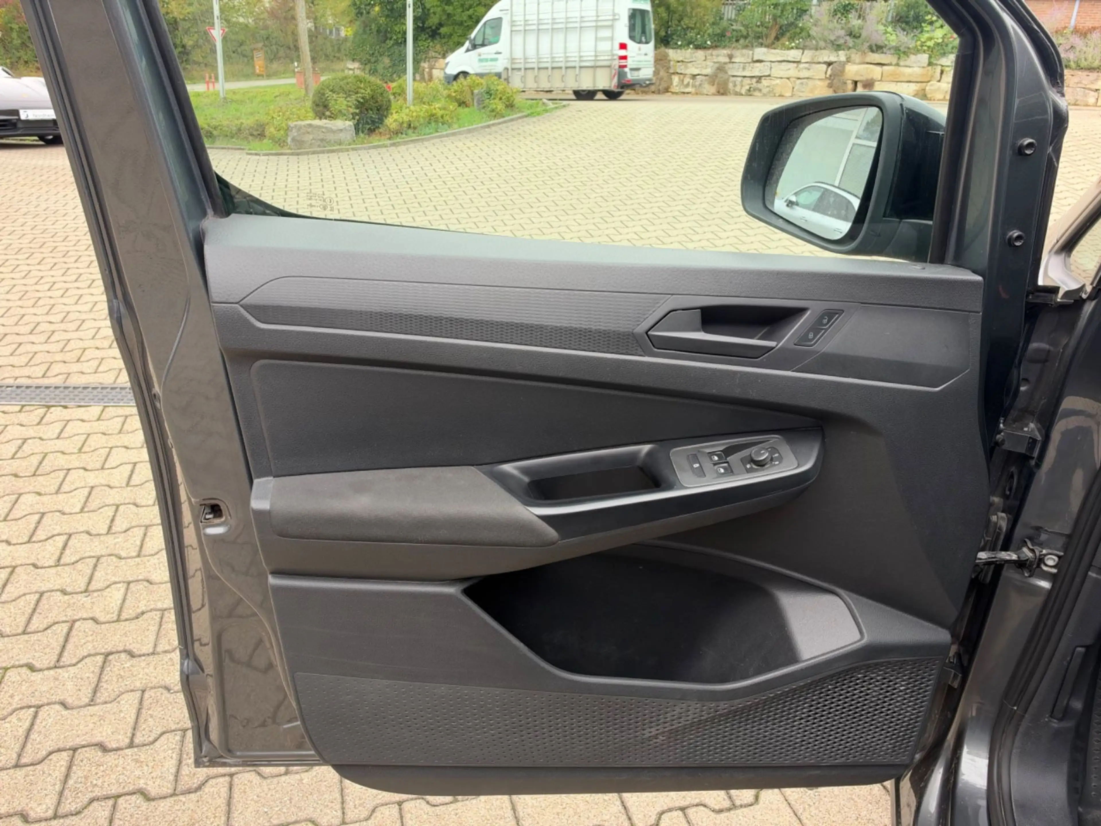 Volkswagen Caddy 2,0 TDI DSG Klima/ Tempomat/ 7-Sitzer — photo 13