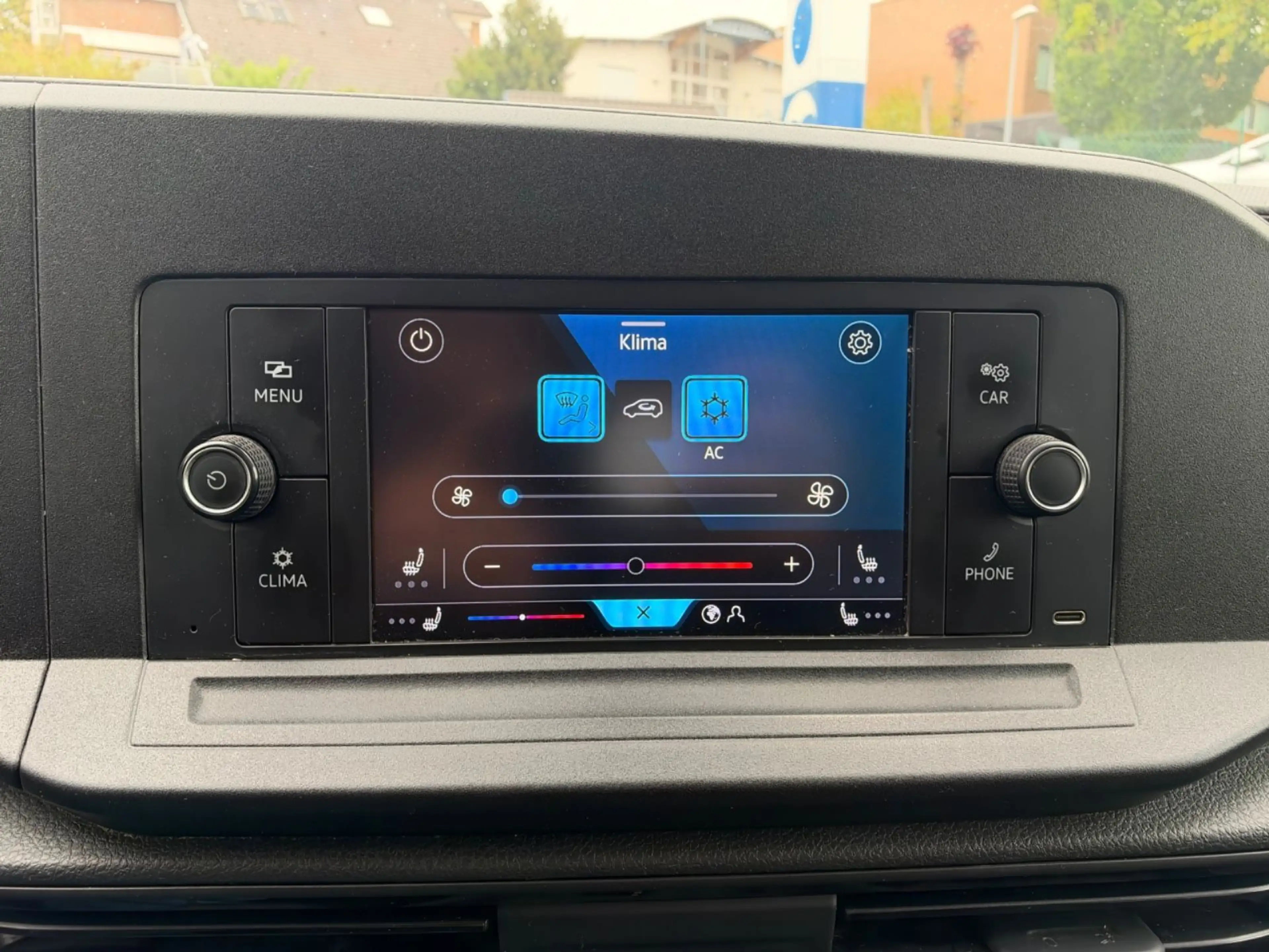 Volkswagen Caddy 2,0 TDI DSG Klima/ Tempomat/ 7-Sitzer — photo 7