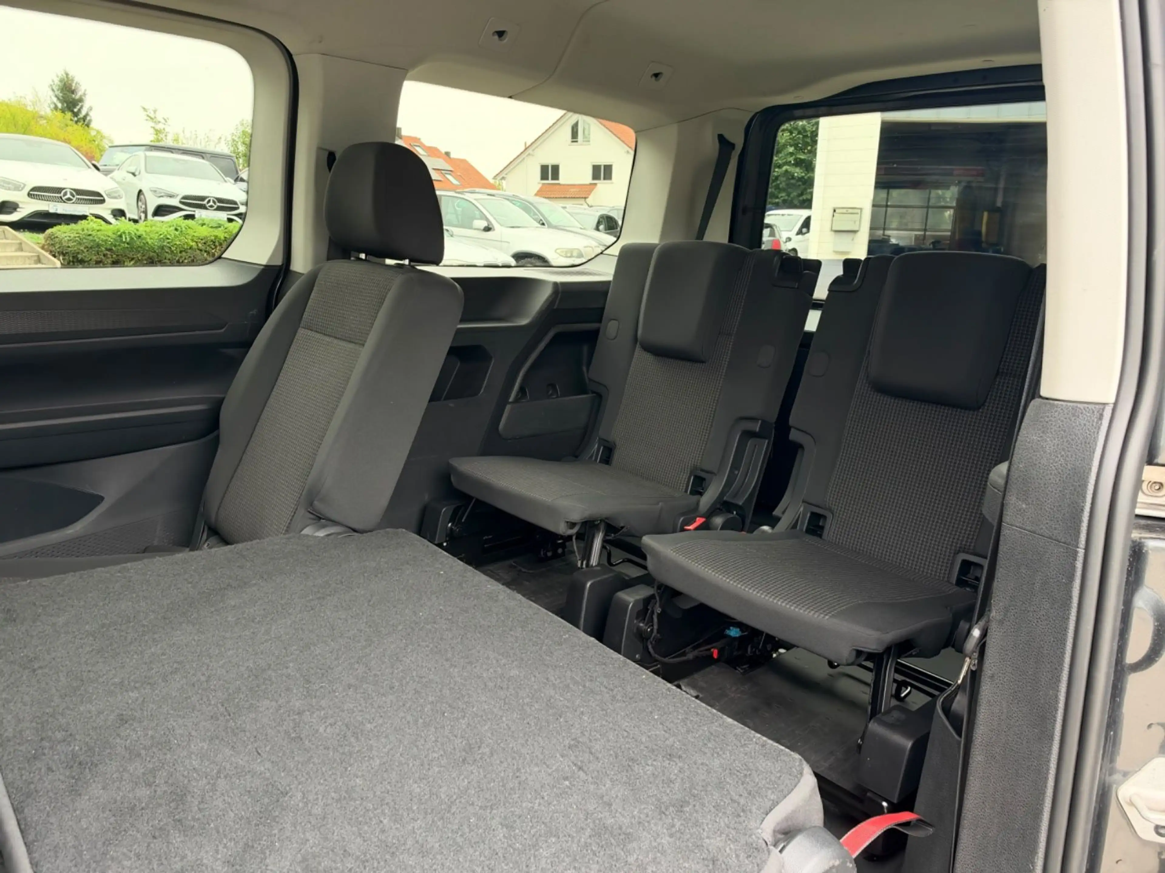 Volkswagen Caddy 2,0 TDI DSG Klima/ Tempomat/ 7-Sitzer — photo 10