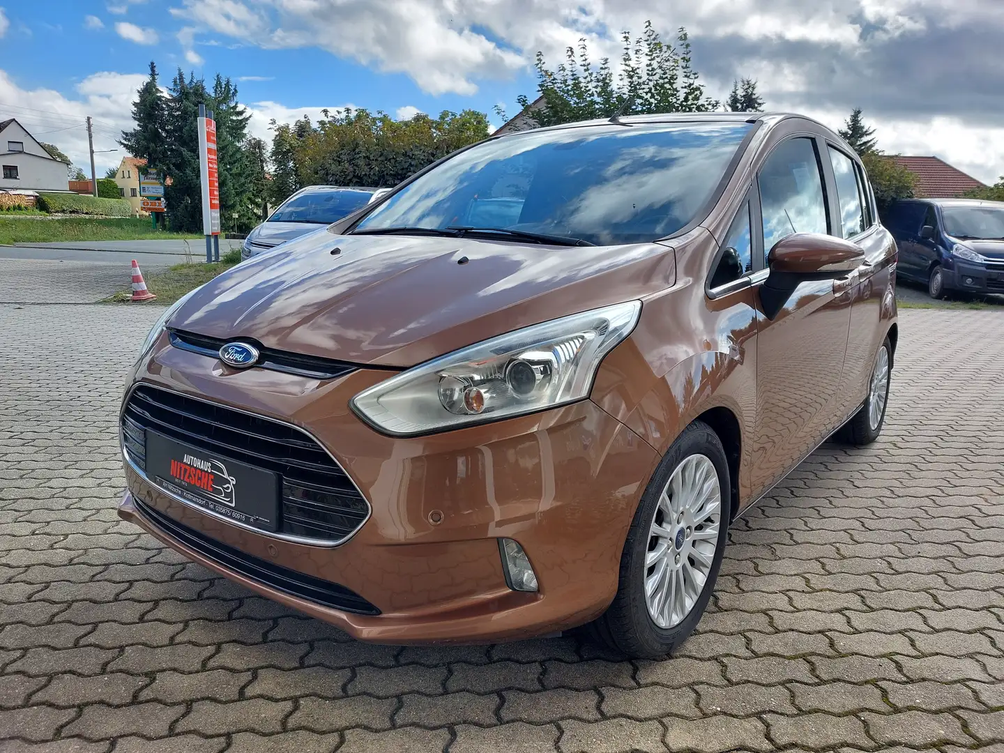 Ford B-Max B-MAX 1.0 EcoBoost Titanium Braun - 1