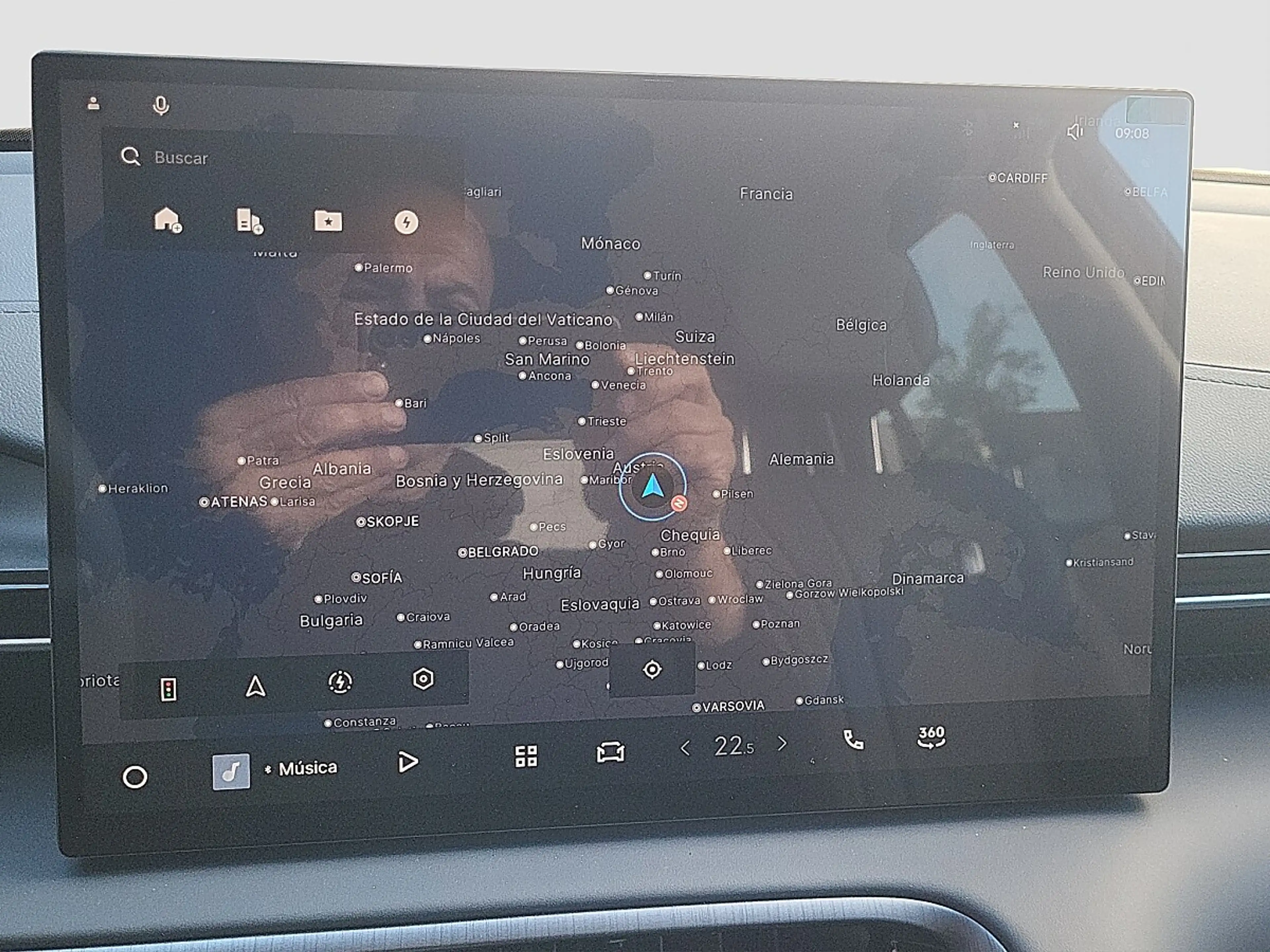 Geely E5 Pro — photo 12