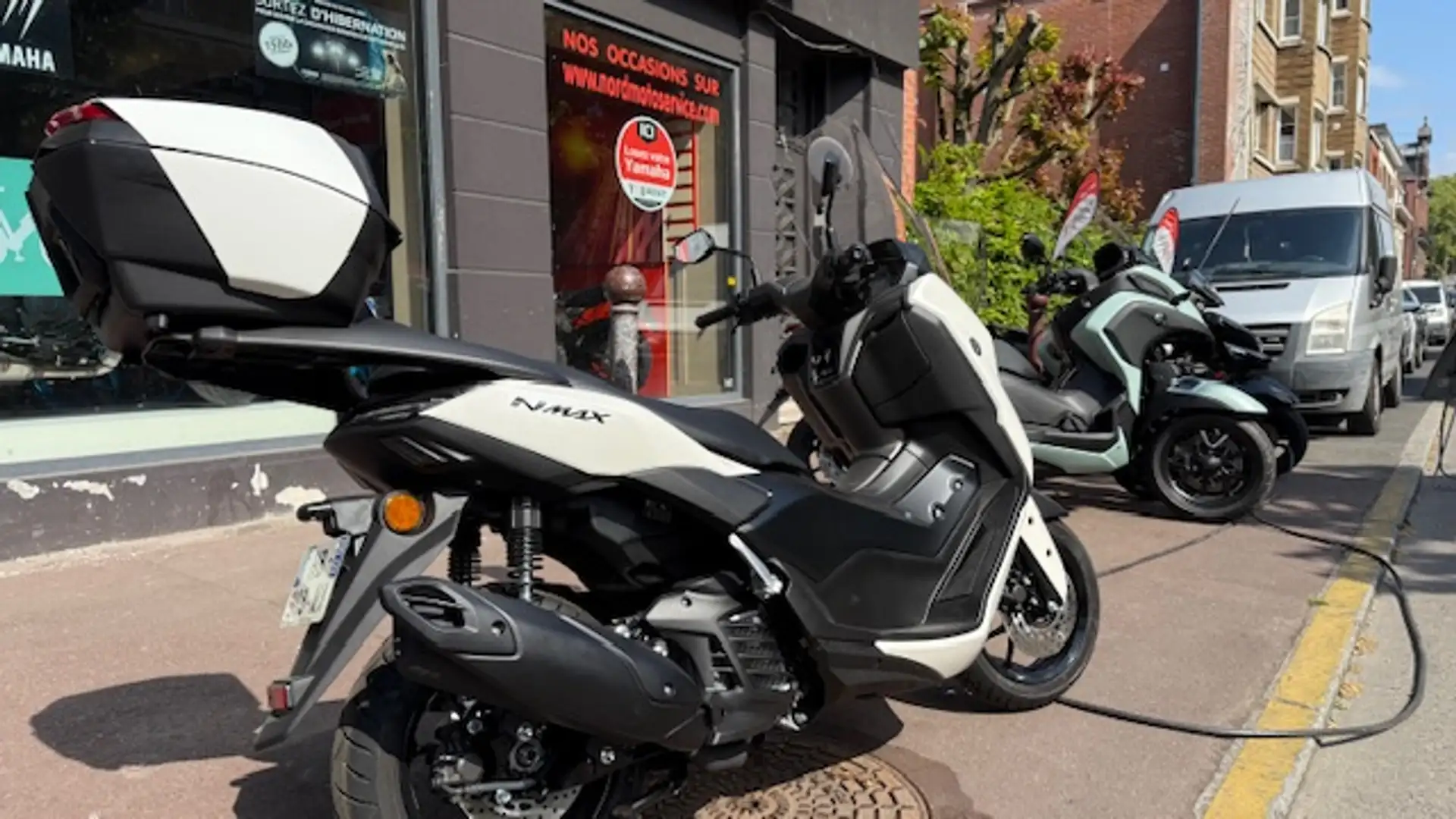 Yamaha NMAX Alb - 2