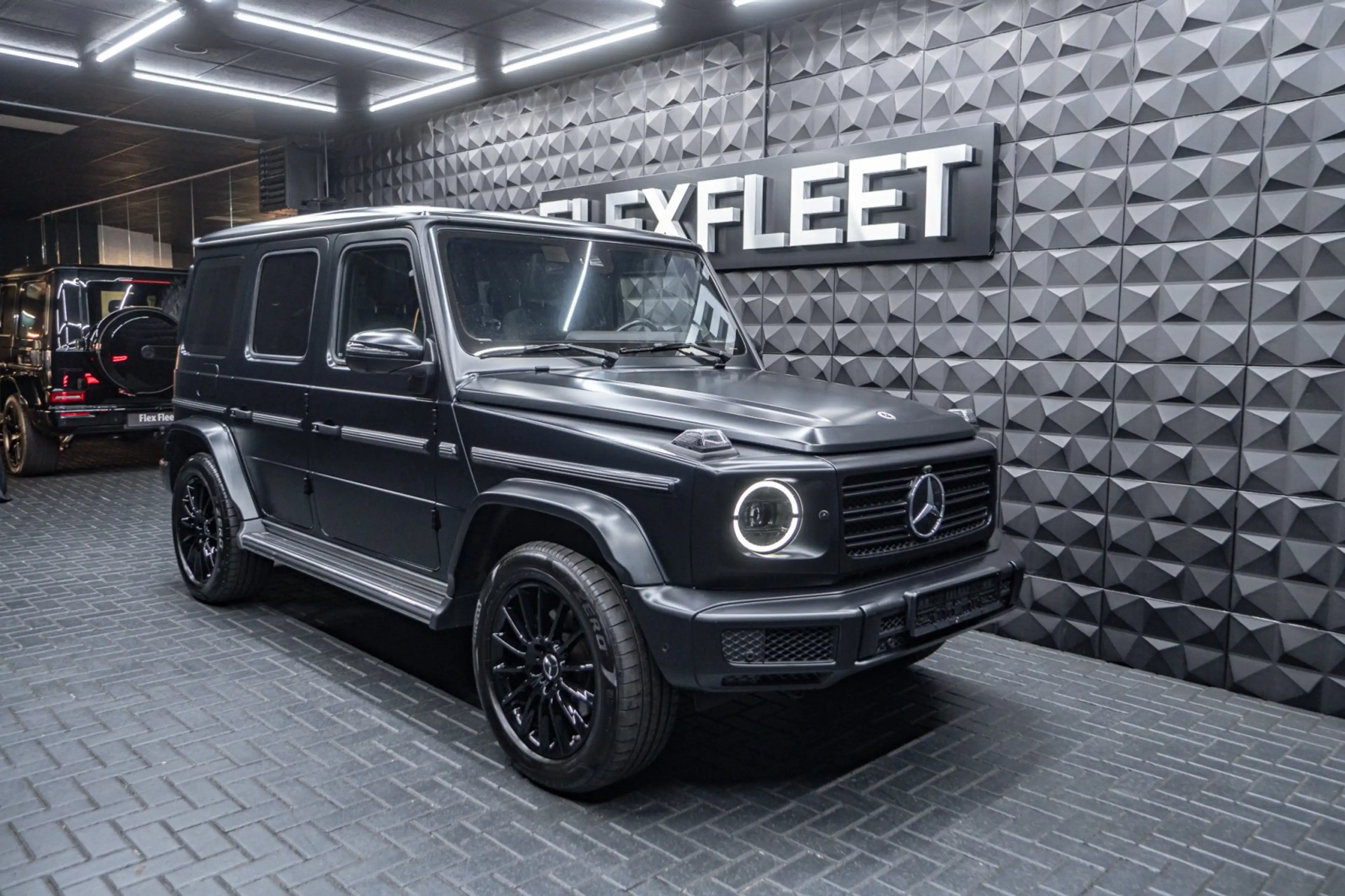 Mercedes-Benz G 400 d AMG SUPERIOR Magno Lack — photo 12