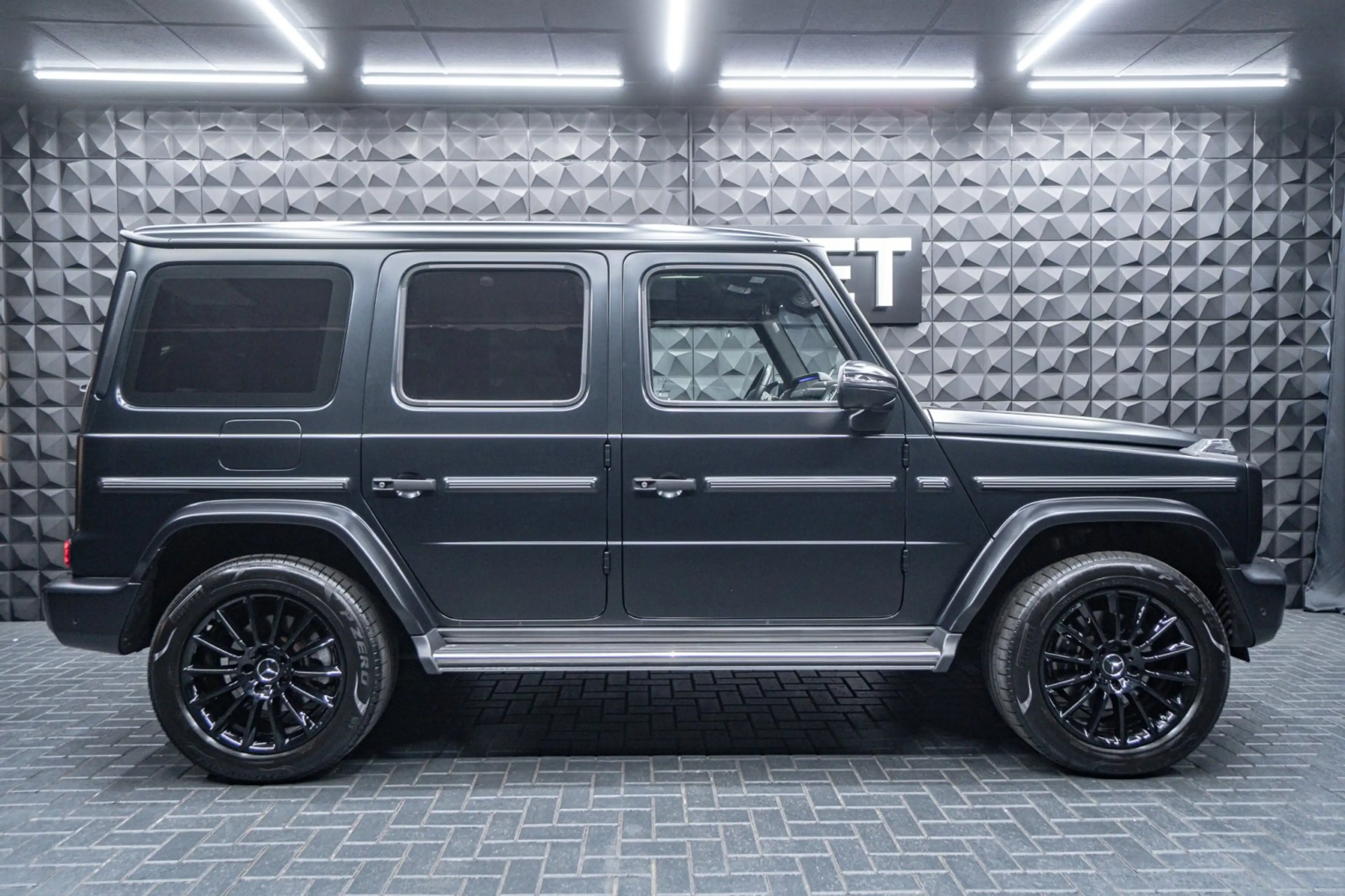 Mercedes-Benz G 400 d AMG SUPERIOR Magno Lack — photo 8