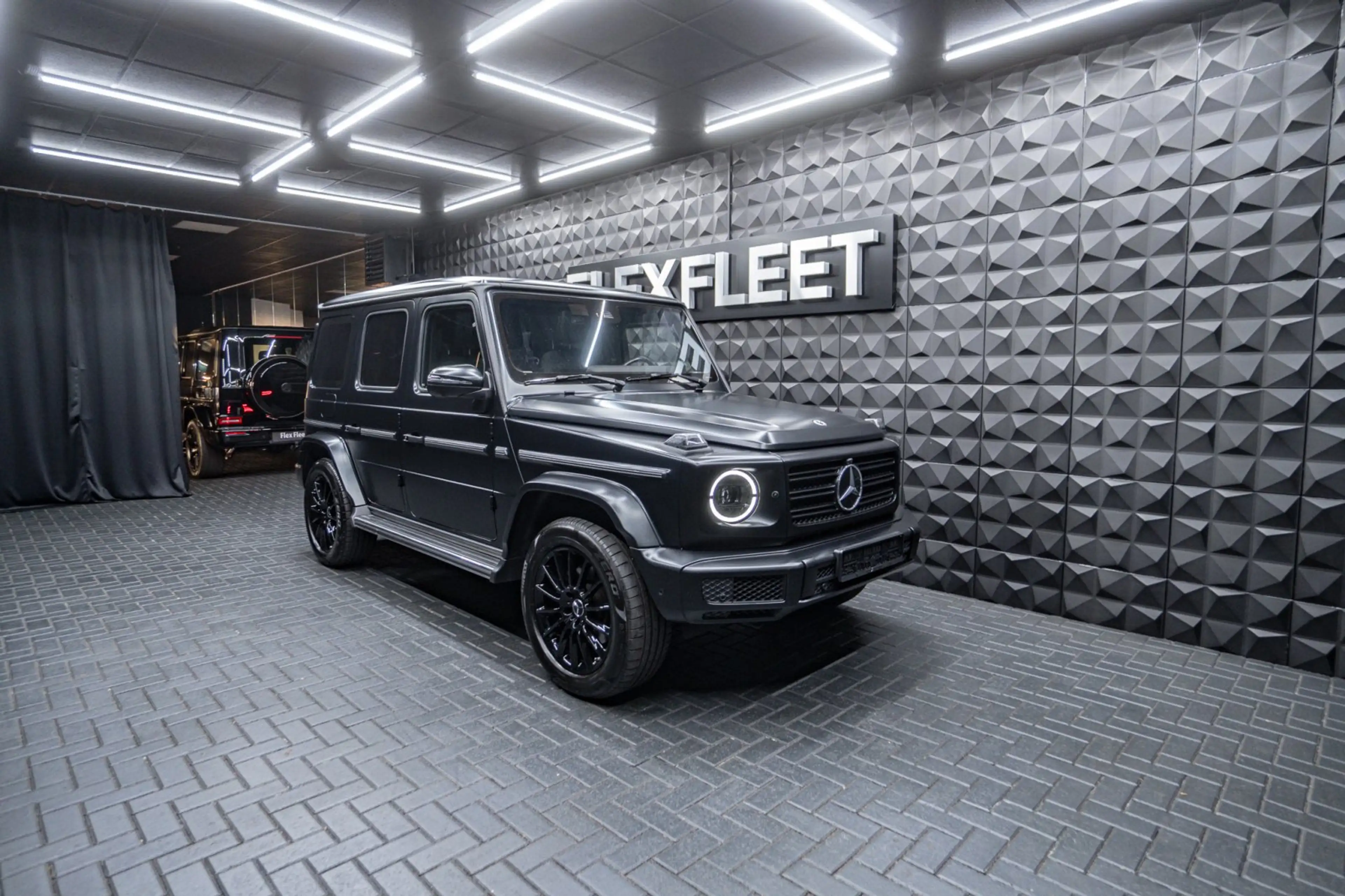 Mercedes-Benz G 400 d AMG SUPERIOR Magno Lack — photo 11