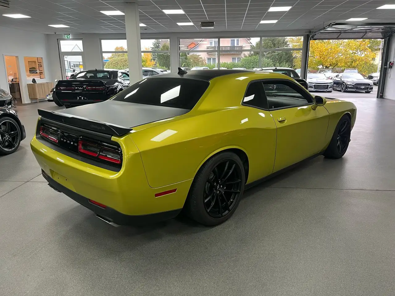 Dodge Challenger 2021 — фото 9
