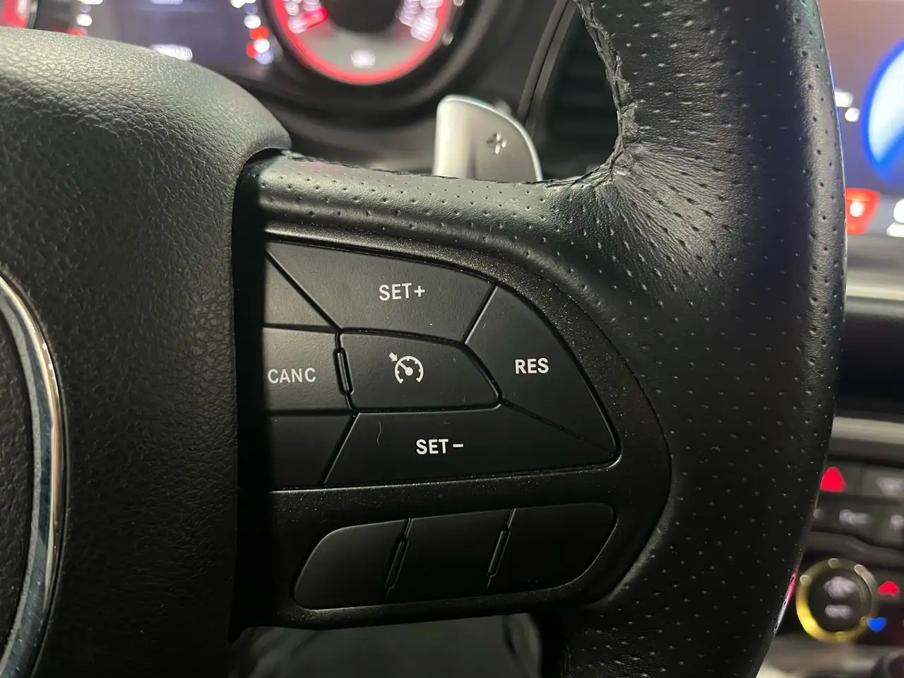 Dodge Challenger 2021 — фото 19