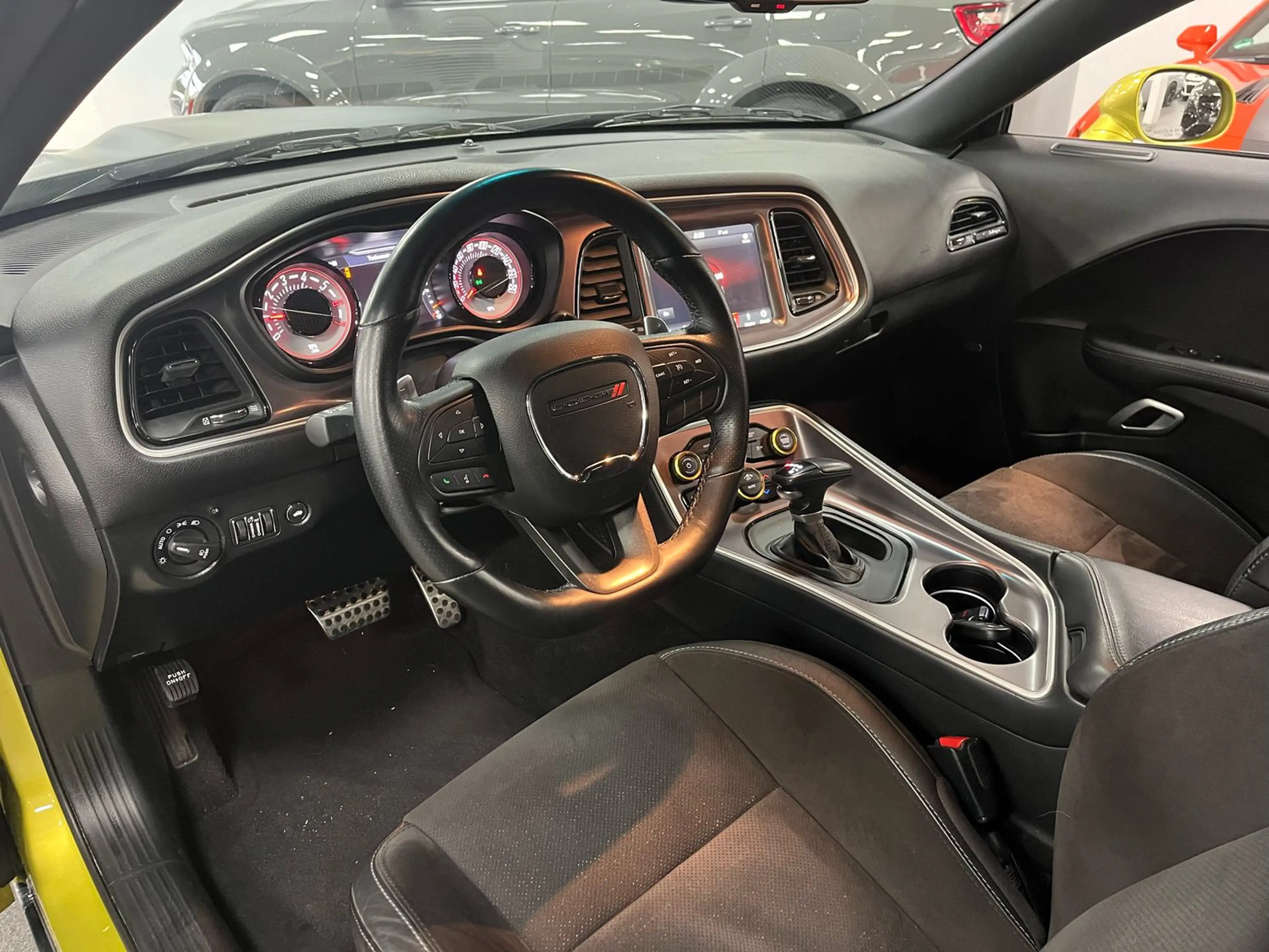 Dodge Challenger 6,4l V8 *SRT H&R Tieferlegung/ SZH* — photo 12