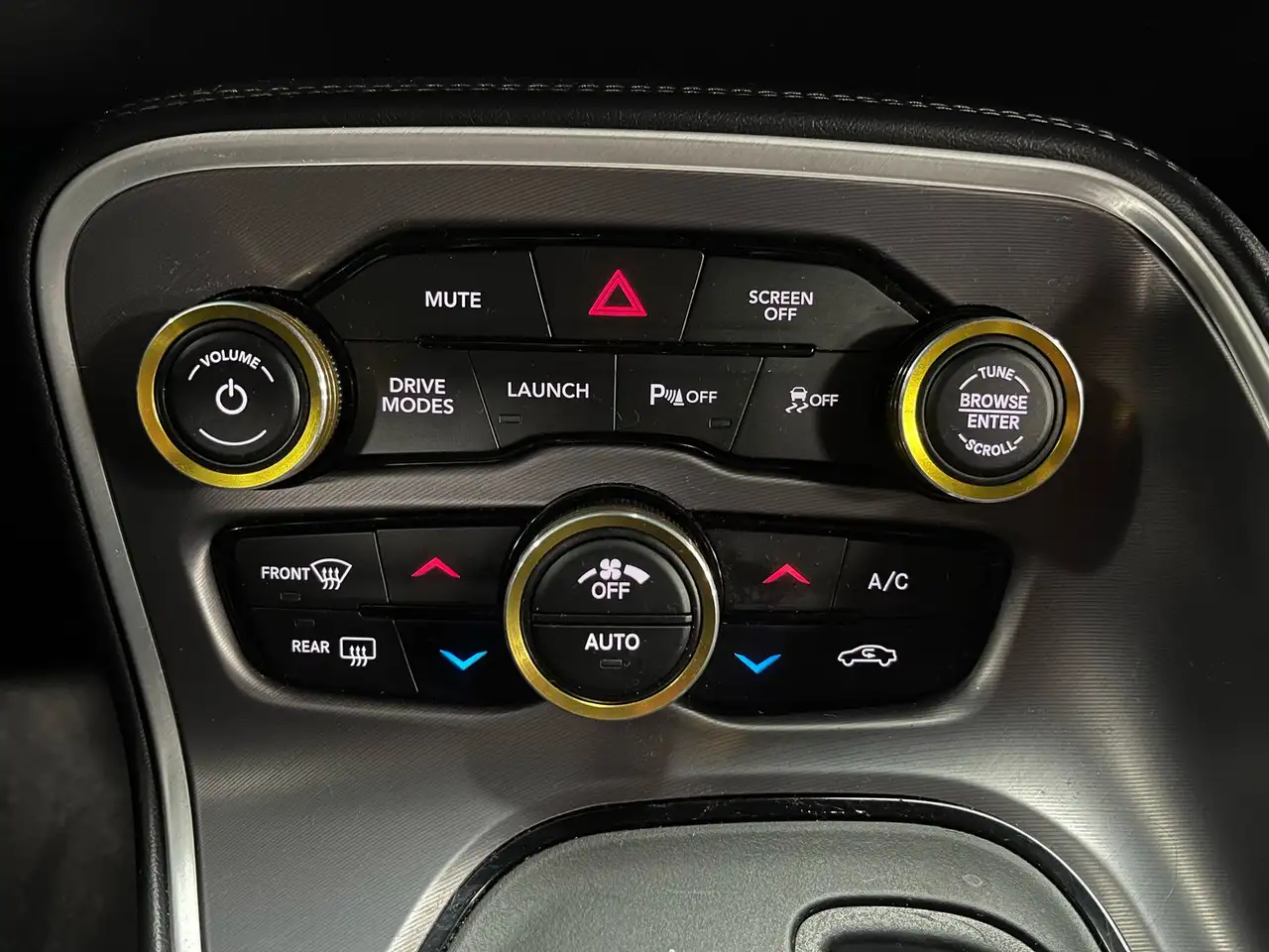Dodge Challenger 2021 — фото 18