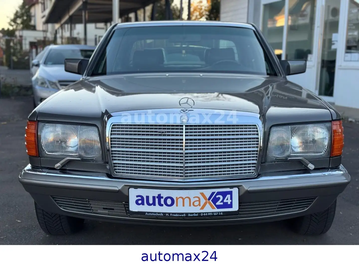 Mercedes-Benz 300 SE, LEDER,KLIMA,SCH-D,AUTOMATIK Grau - 2