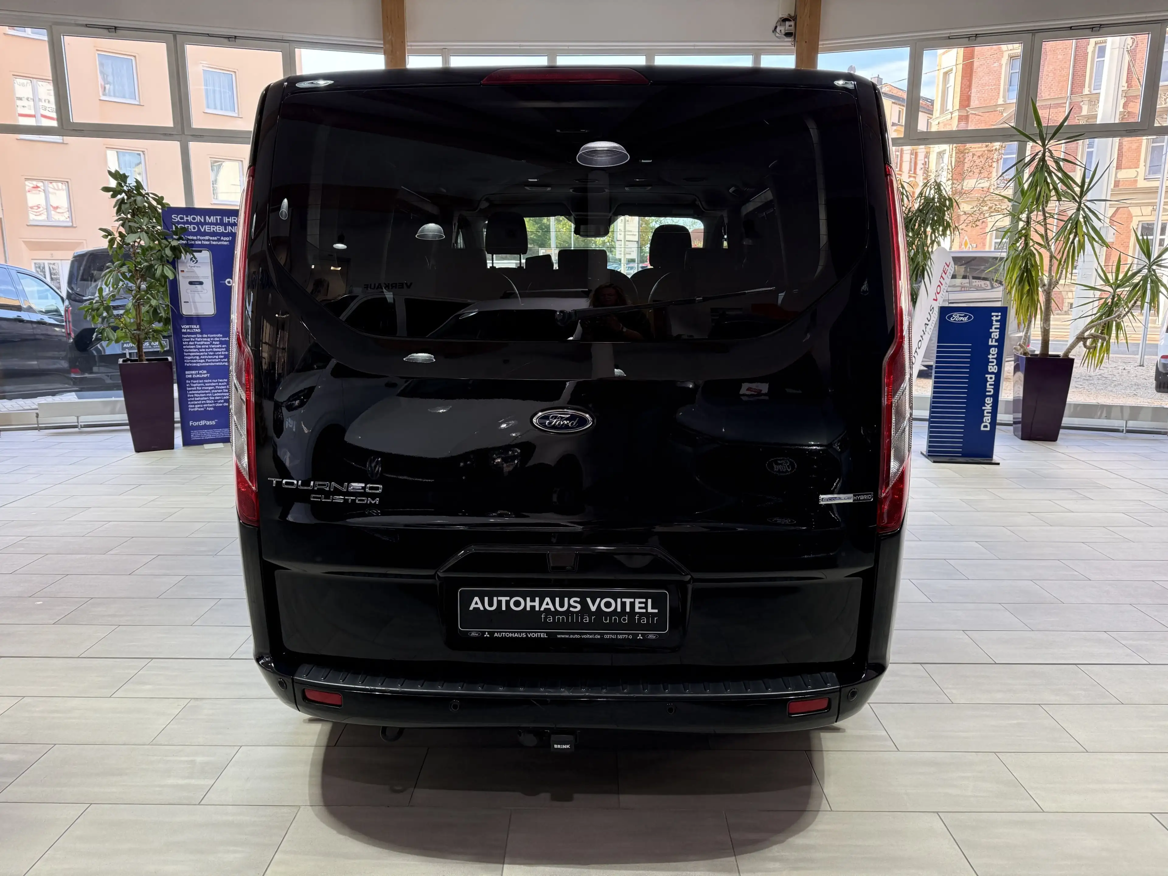 Ford Tourneo Custom Titanium X L1 Bi-Xenon / AHK / NAVI / Leder — photo 6