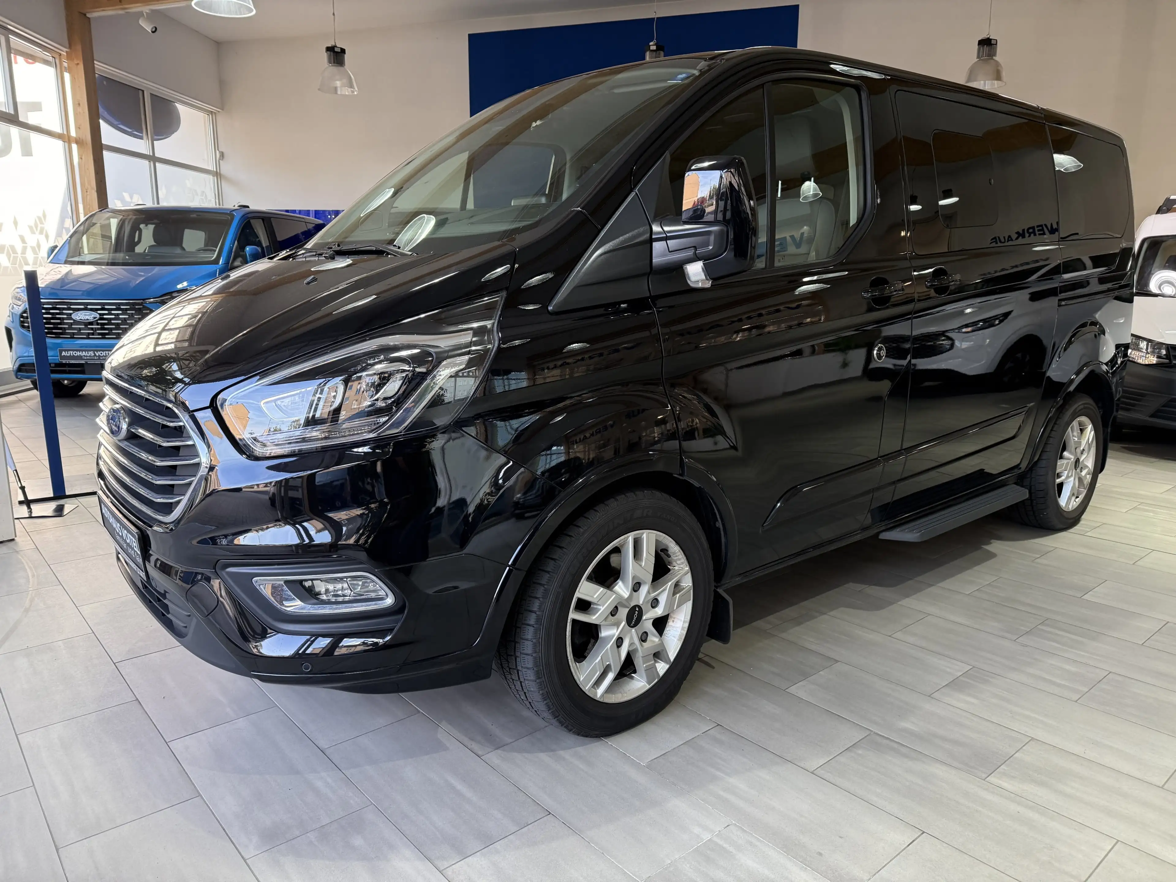 Ford Tourneo Custom Titanium X L1 Bi-Xenon / AHK / NAVI / Leder