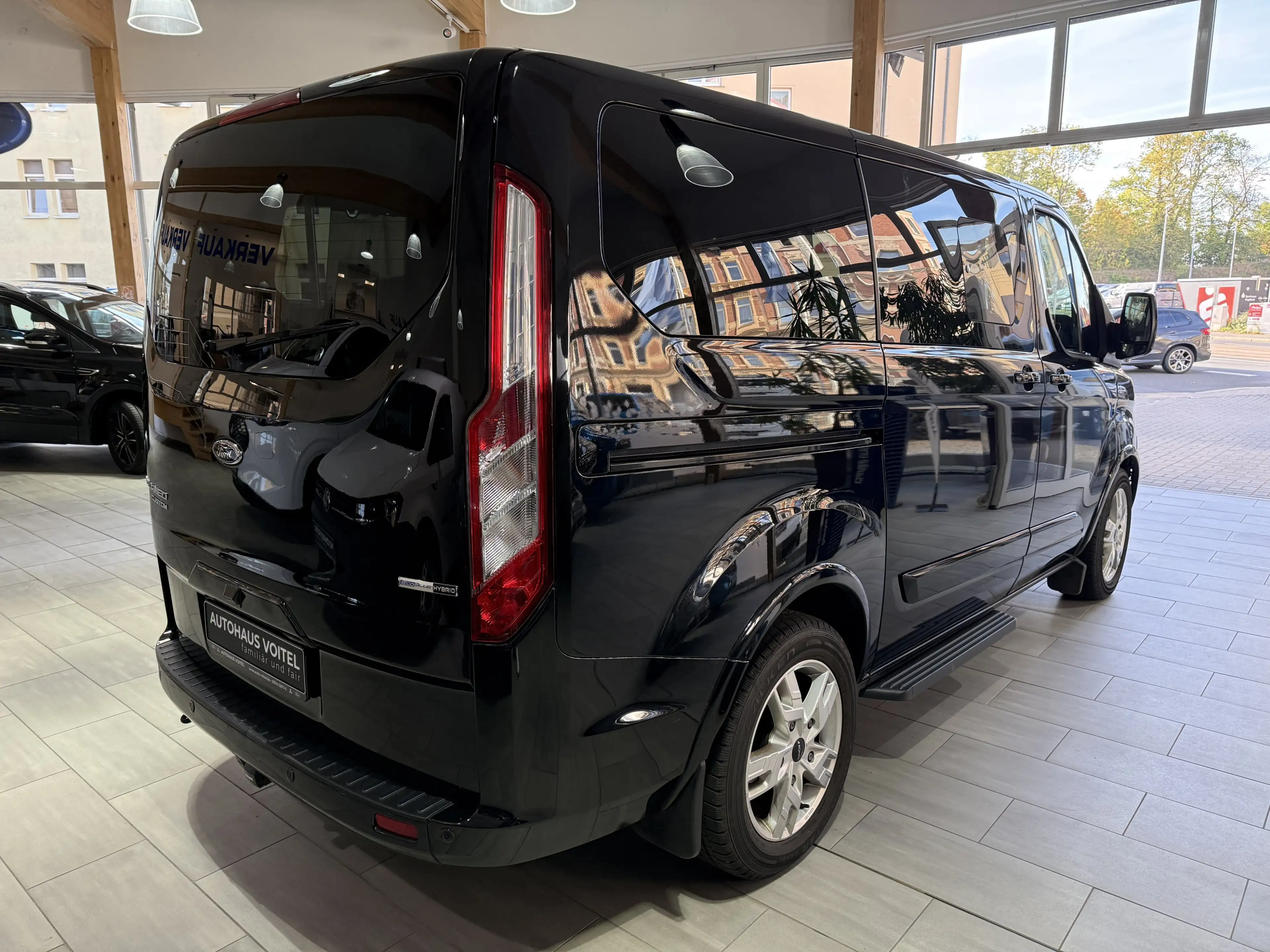 Ford Tourneo Custom Titanium X L1 Bi-Xenon / AHK / NAVI / Leder — photo 5