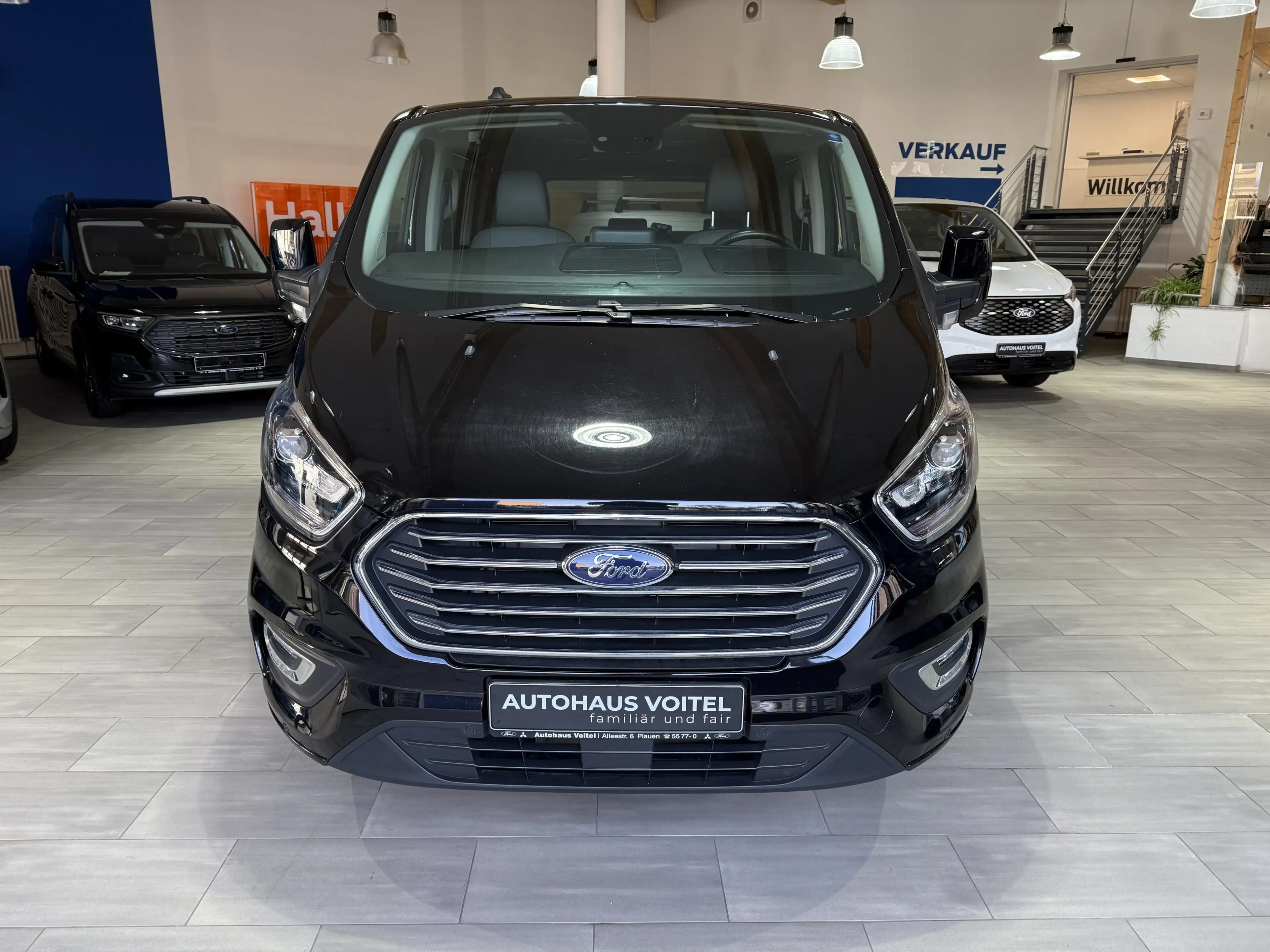 Ford Tourneo Custom Titanium X L1 Bi-Xenon / AHK / NAVI / Leder — photo 2