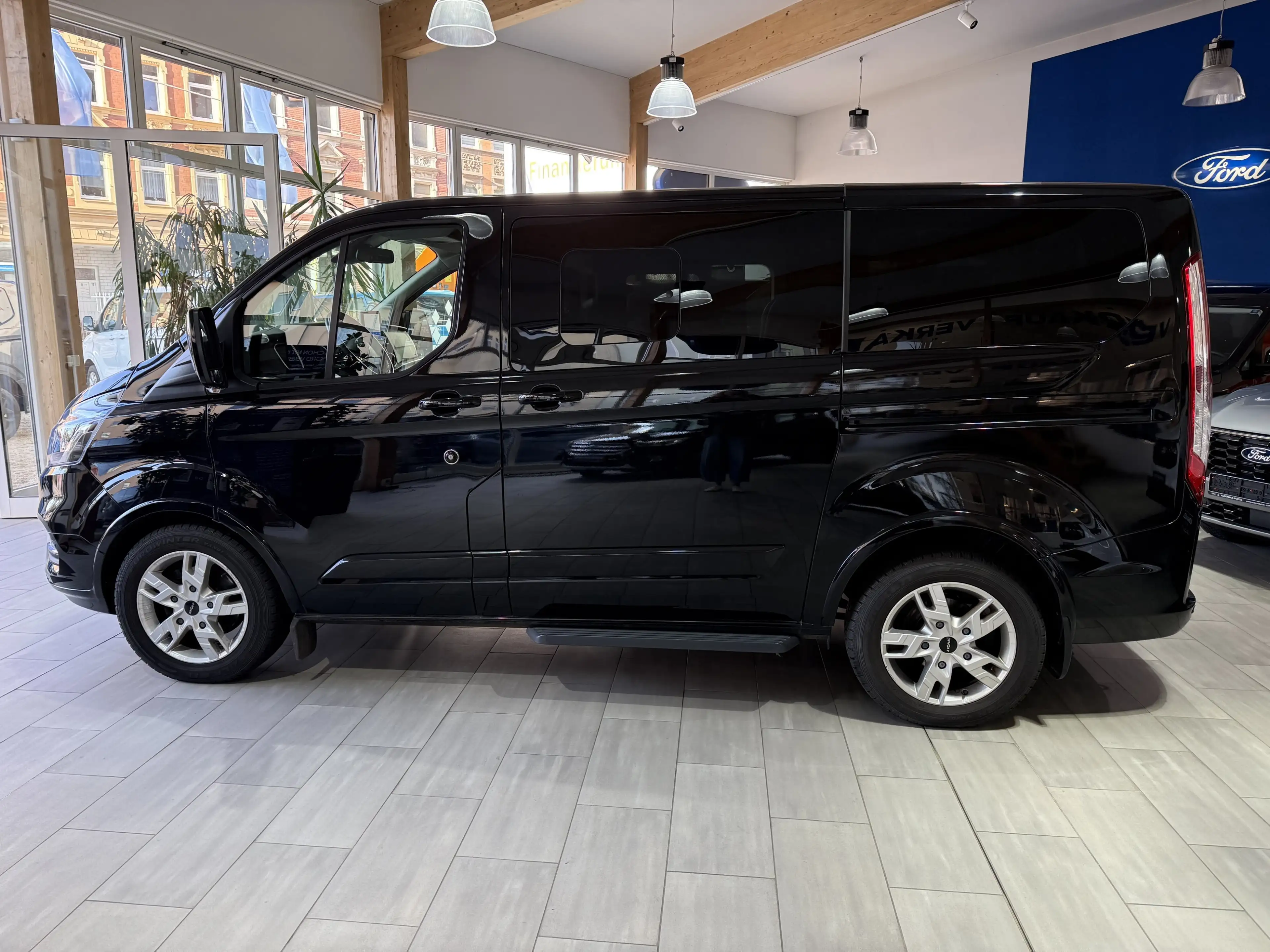 Ford Tourneo Custom Titanium X L1 Bi-Xenon / AHK / NAVI / Leder — photo 8
