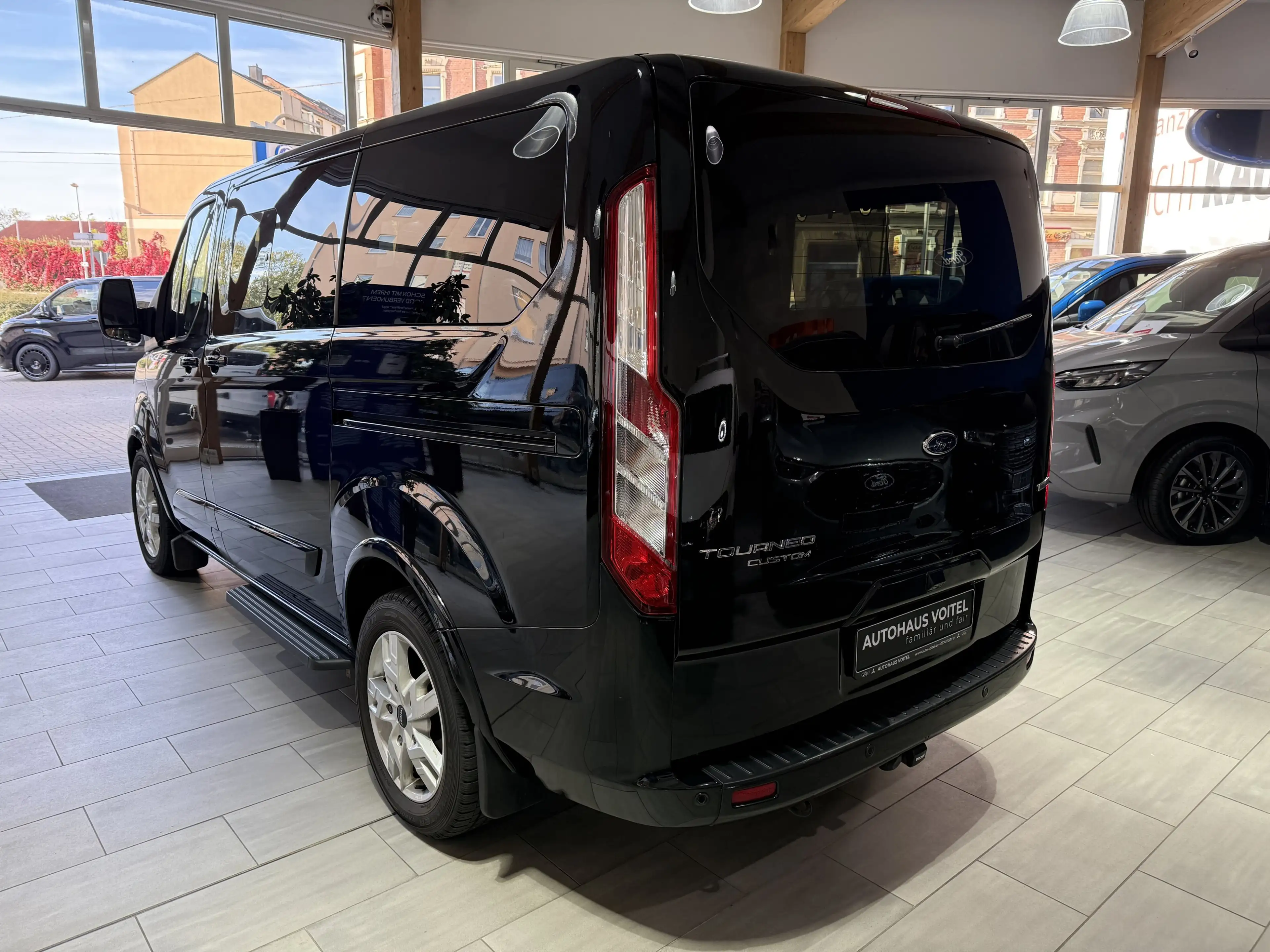 Ford Tourneo Custom Titanium X L1 Bi-Xenon / AHK / NAVI / Leder — photo 7
