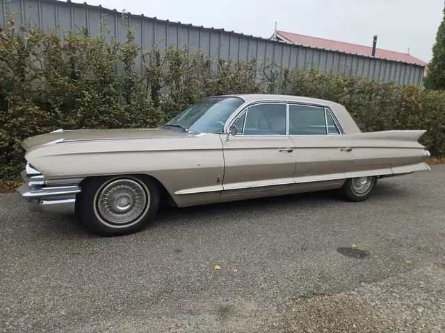 Cadillac Fleetwood FLEETWOOD SIXTIC SPECIAL