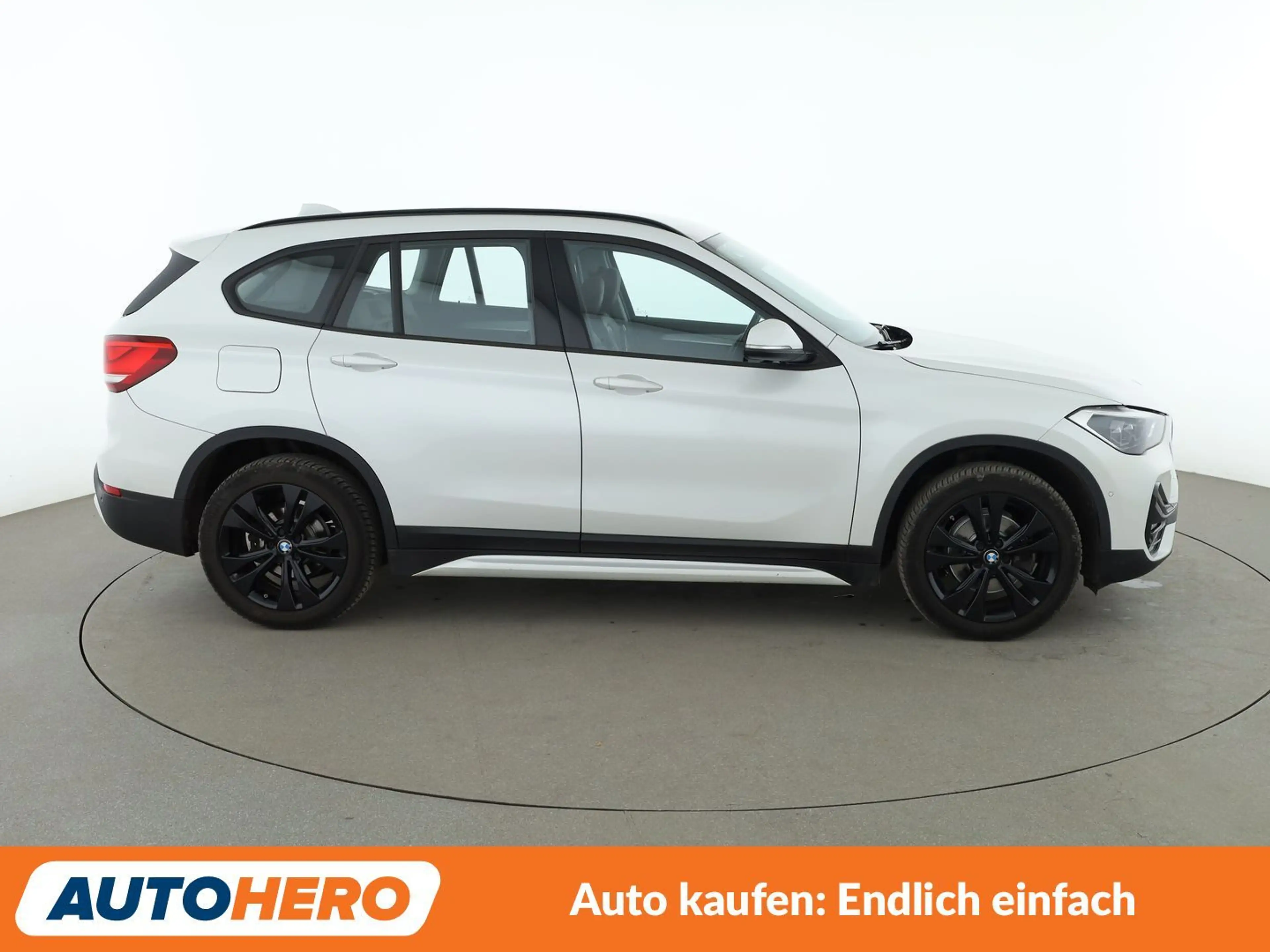 BMW X1 sDrive 18i Sport Line Aut.*NAVI*CAM*ACC*SHZ*ALU* — photo 7