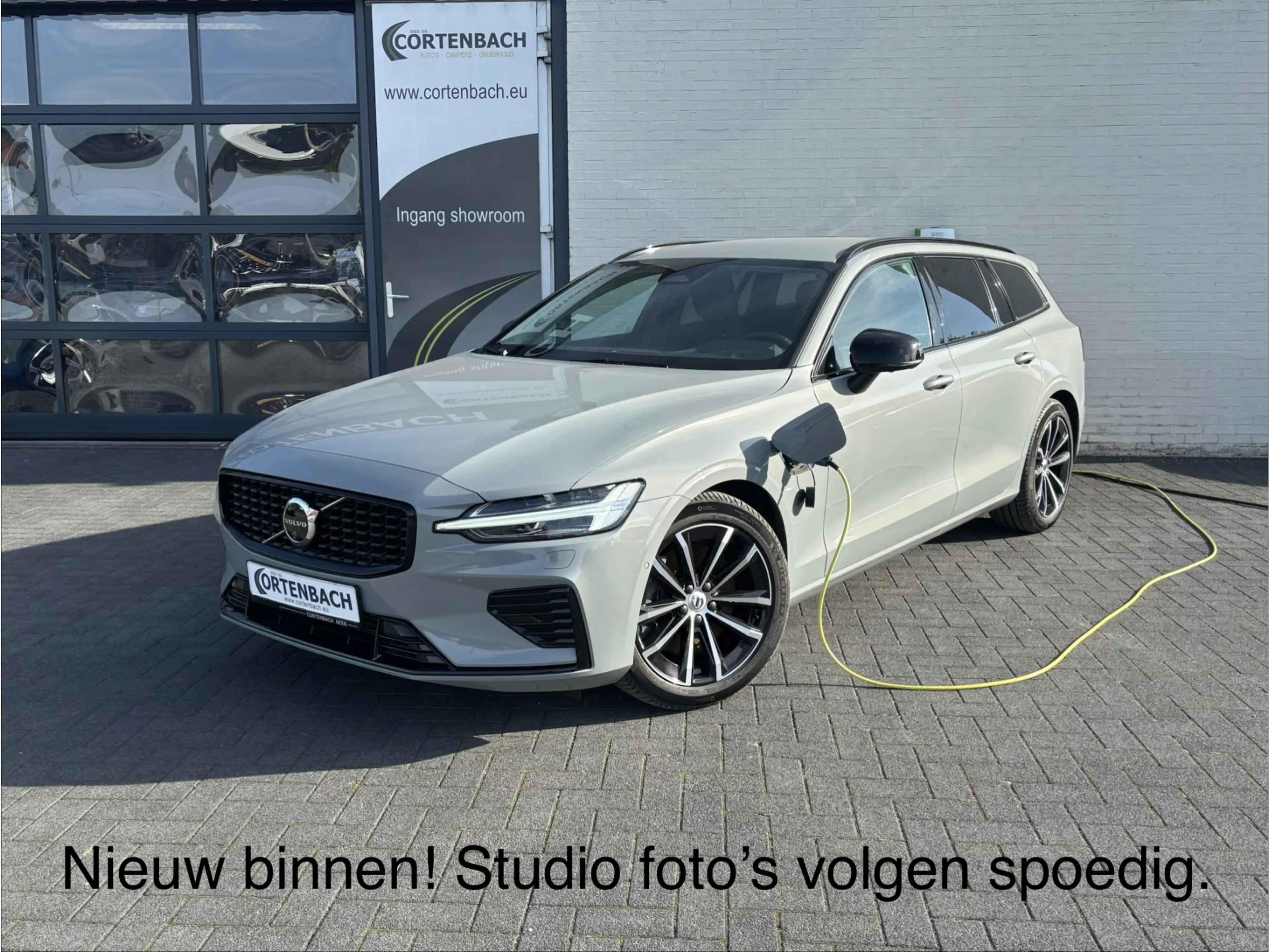Volvo V60 2.0 T8 Plug-in hybrid AWD Plus Dark | Zwenkbare tr