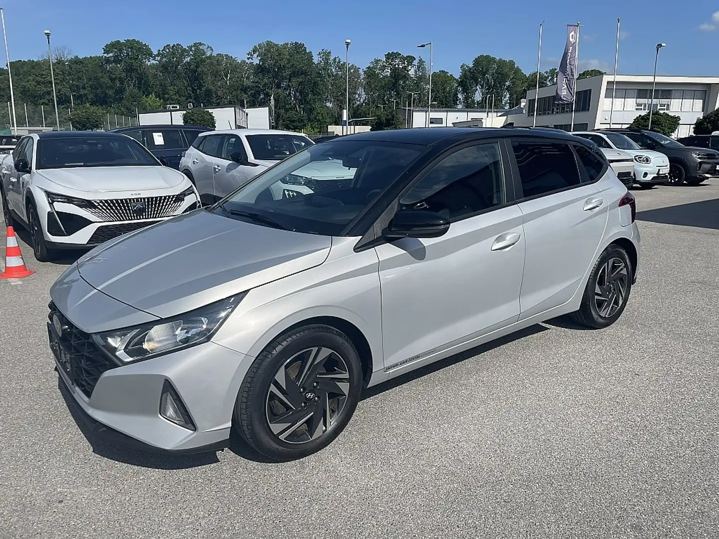 Hyundai i20 1,0 T-GDI i-Line Plus Grau - 2