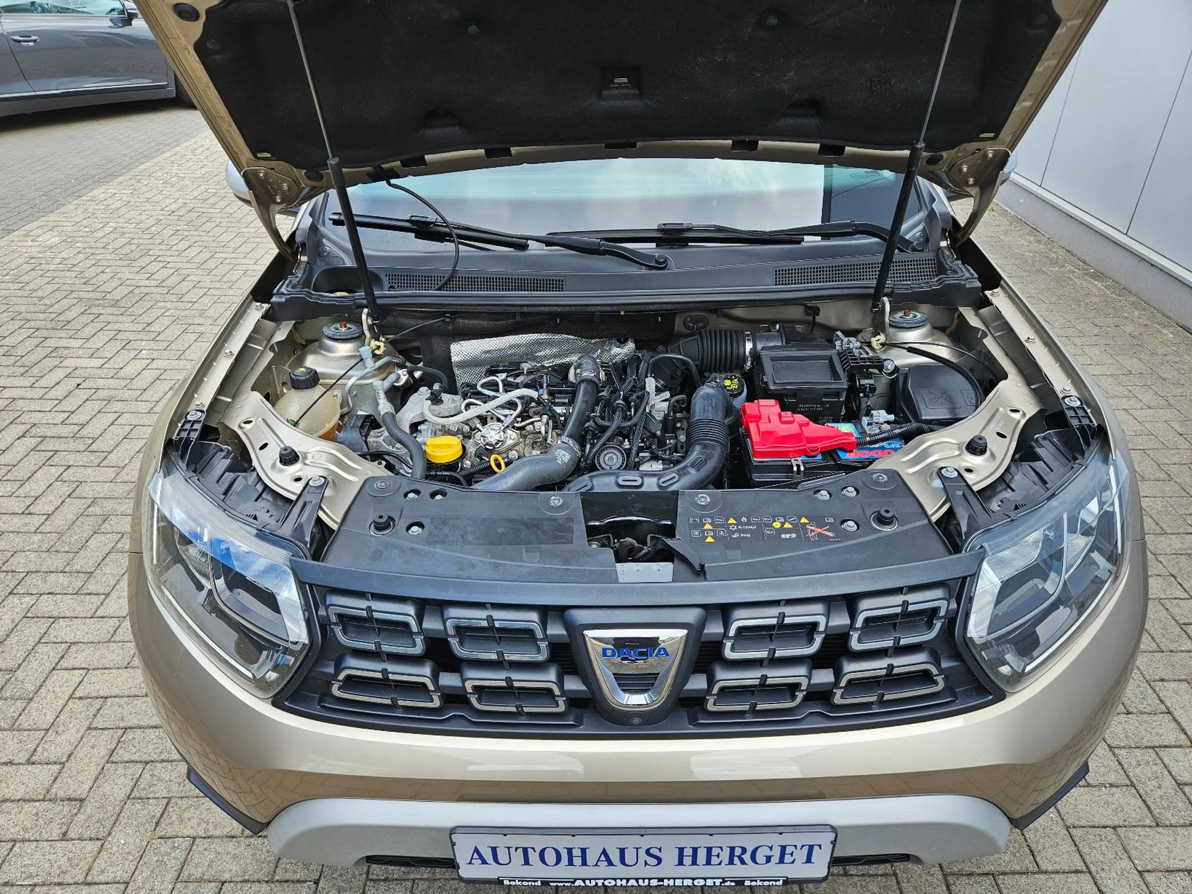 Dacia Duster II Prestige 1.3 LED KAMERA KEYLESS GO AHK — photo 20