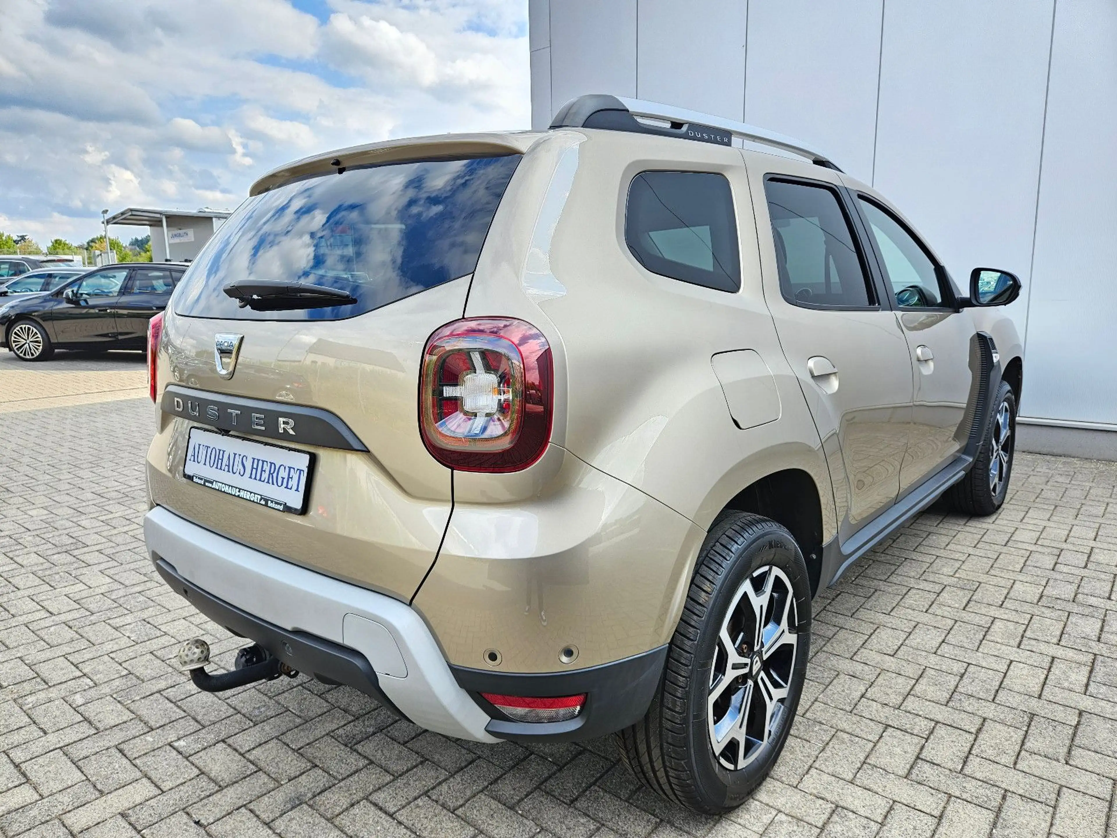 Dacia Duster II Prestige 1.3 LED KAMERA KEYLESS GO AHK — photo 4