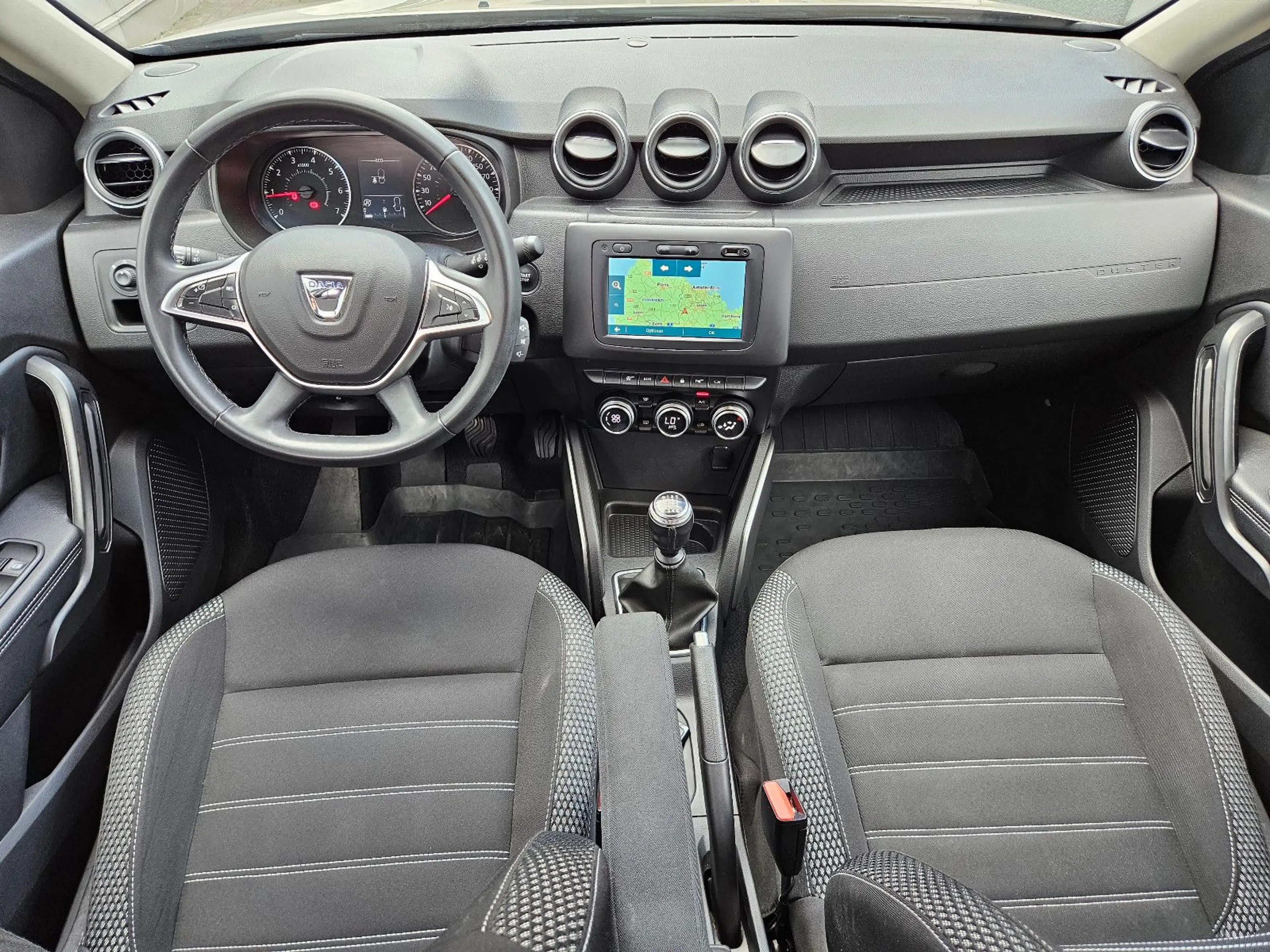 Dacia Duster II Prestige 1.3 LED KAMERA KEYLESS GO AHK — photo 16