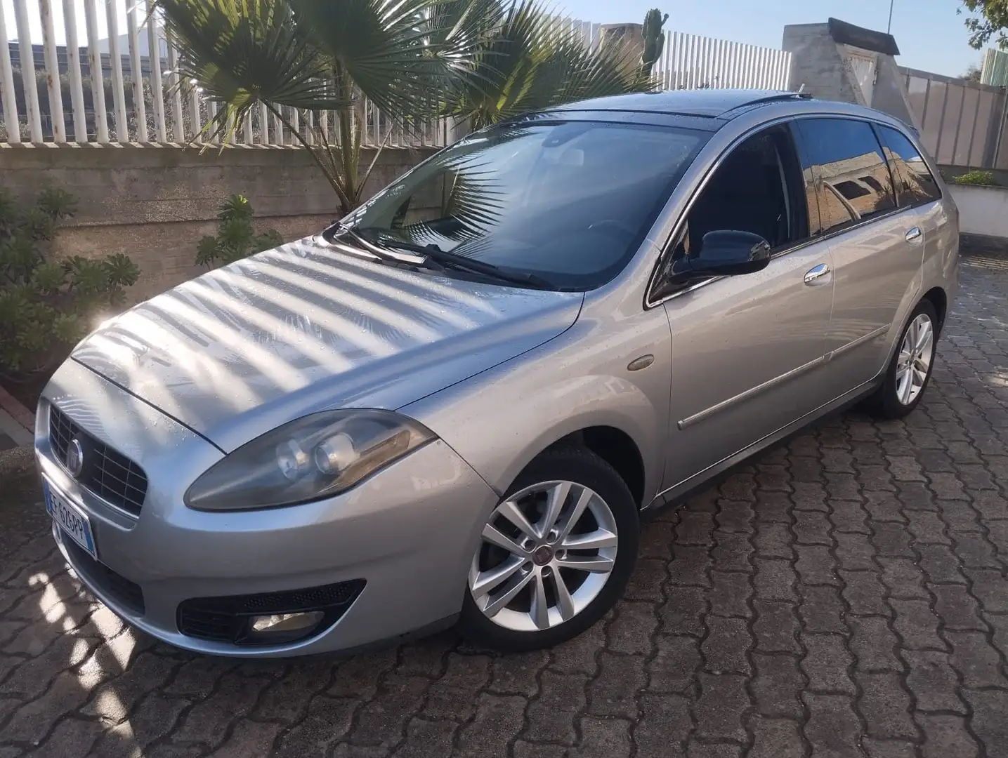 Fiat Croma 1.9 MJT 16v Emotion 150cv TETTO OPEN SKY TOP Plateado - 1