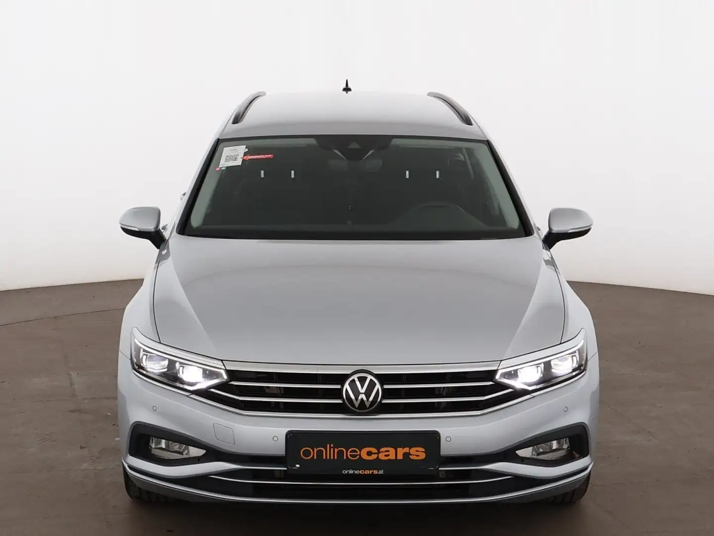 Volkswagen Passat Variant 2.0 TDI Business Aut MATRIX RADAR Silber - 2
