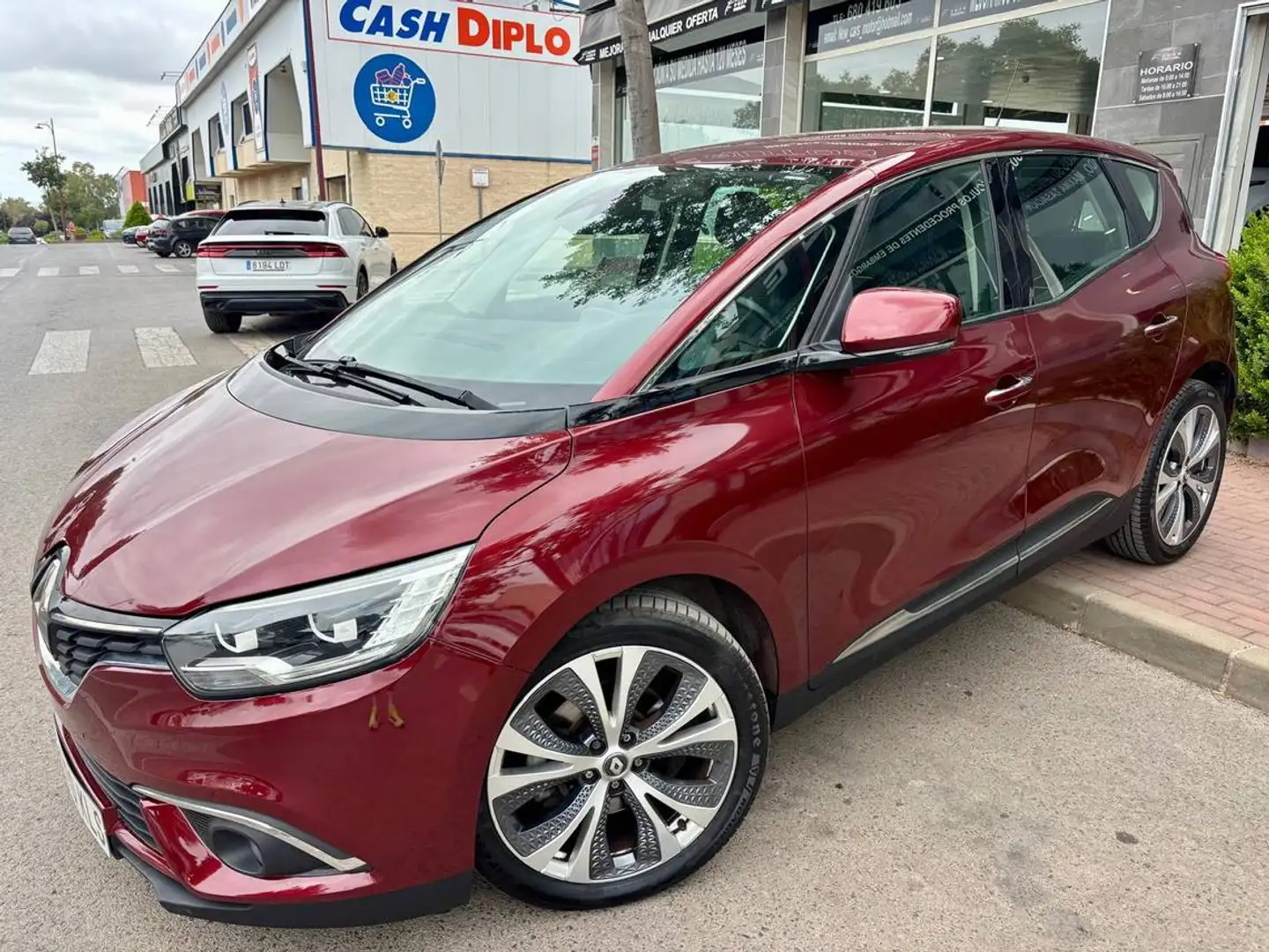 Renault Scenic E-Tech Iconic Gran Autonomía 160kW Czerwony - 1