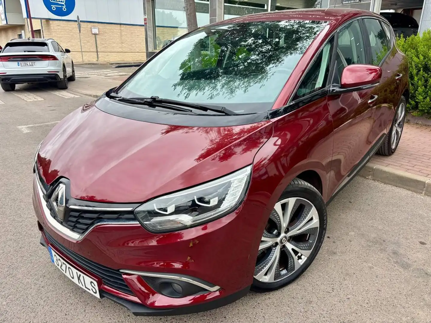 Renault Scenic E-Tech Iconic Gran Autonomía 160kW Czerwony - 2