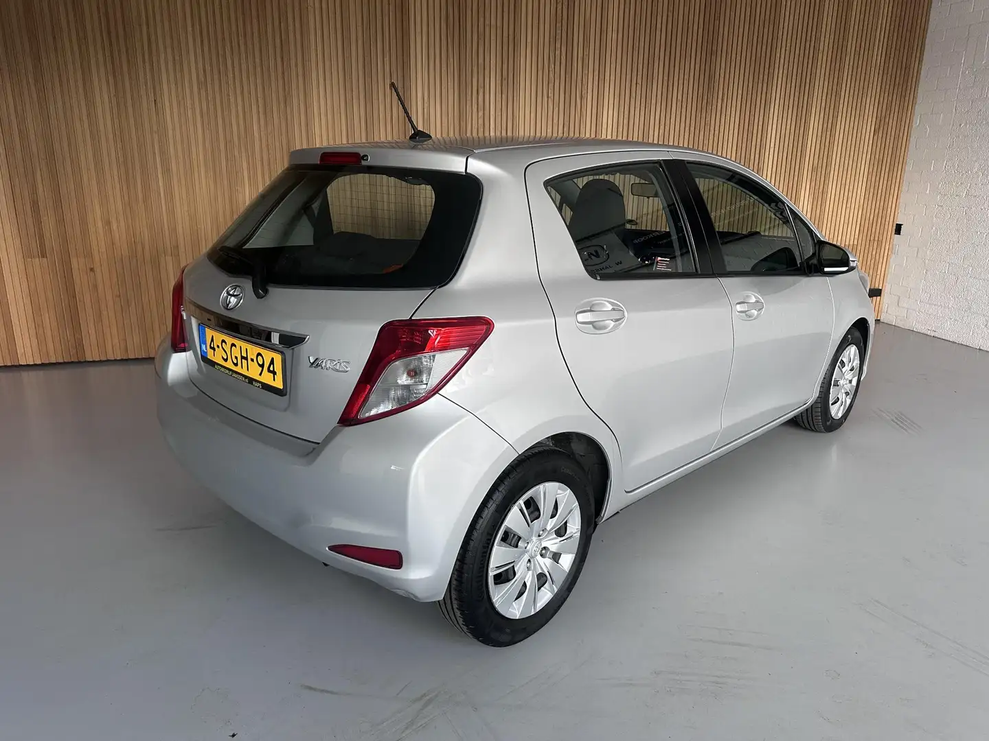 Toyota Yaris 1.0 VVT-i Aspiration Camera | Bluetooth | Airco | Gris - 2