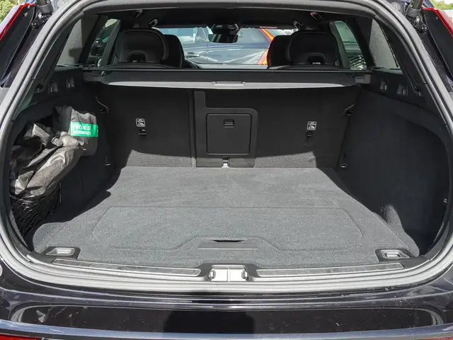 Volvo V60 view 18