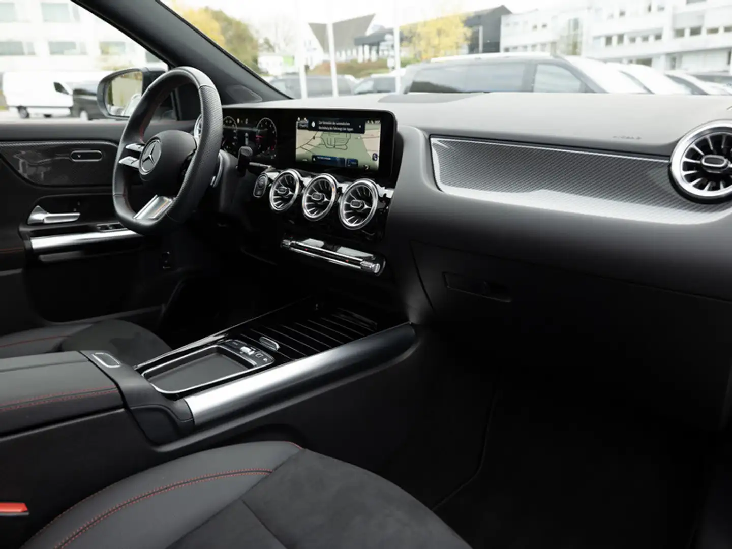 Mercedes-Benz GLA 200 AMG-Sport/MLB/360/Pano/Night/AHK/Keyl/19 Weiß - 2