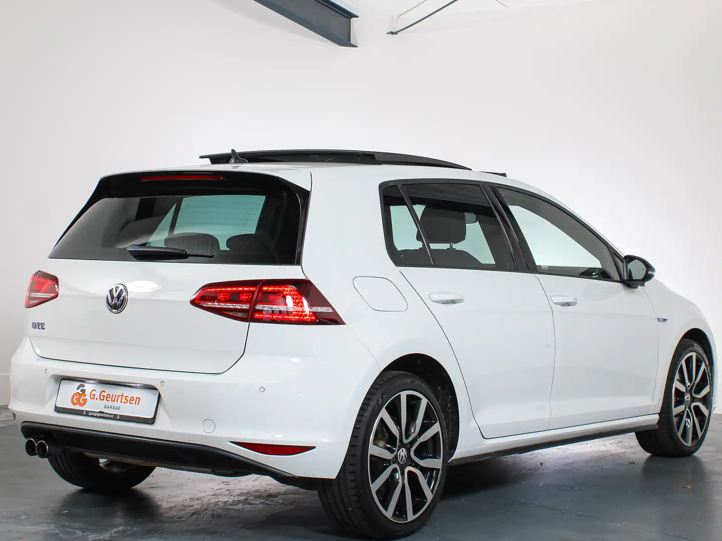 Volkswagen Golf GTE 1.4 TSI Panoramadak, Apple Carplay/Android auto, L Wit - 2