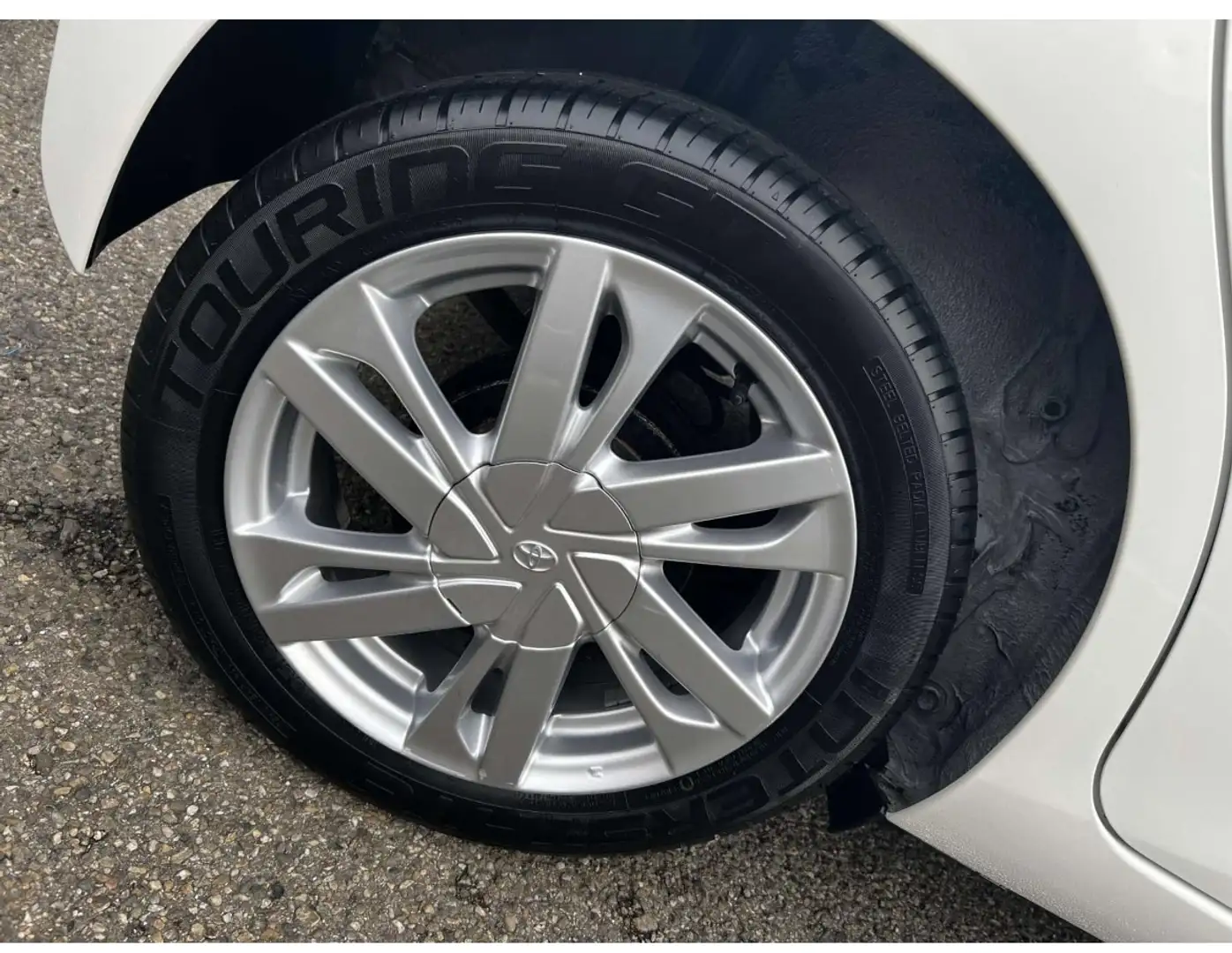 Toyota Aygo 1.0 VVT-i x-wave Белый - 2