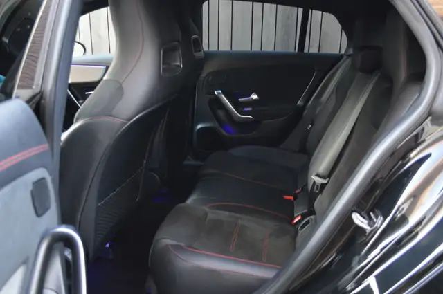 Mercedes-Benz Cla view 11