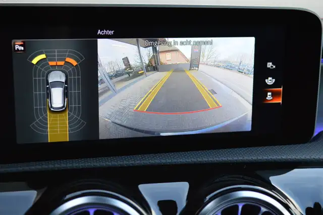 Mercedes-Benz Cla view 24