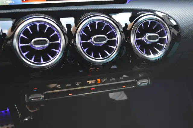 Mercedes-Benz Cla view 13