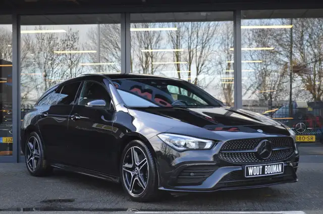 Mercedes-Benz Cla view 3